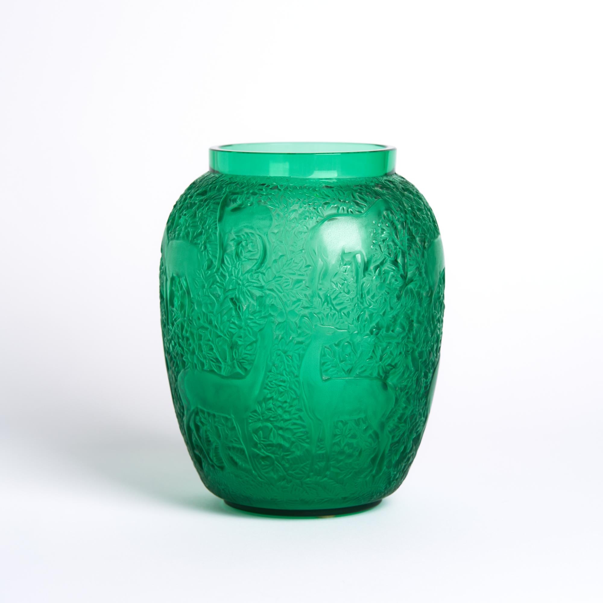 Vase à biches en verre vert Lalique en vente 1