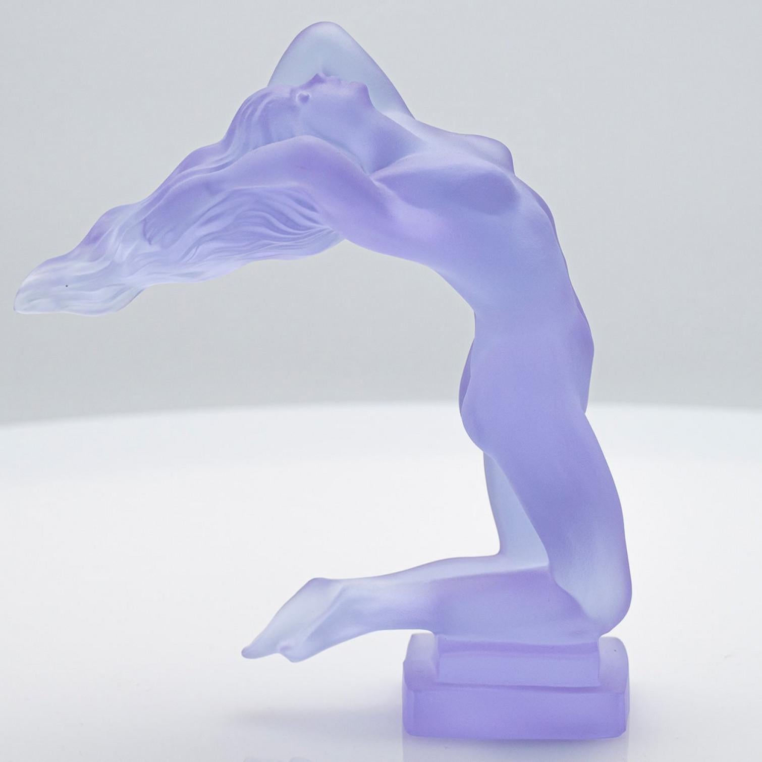 Scultura viola Lalique Hofmann 'Chrysis', Francia anni '30 In condizioni buone in vendita a Rijssen, NL