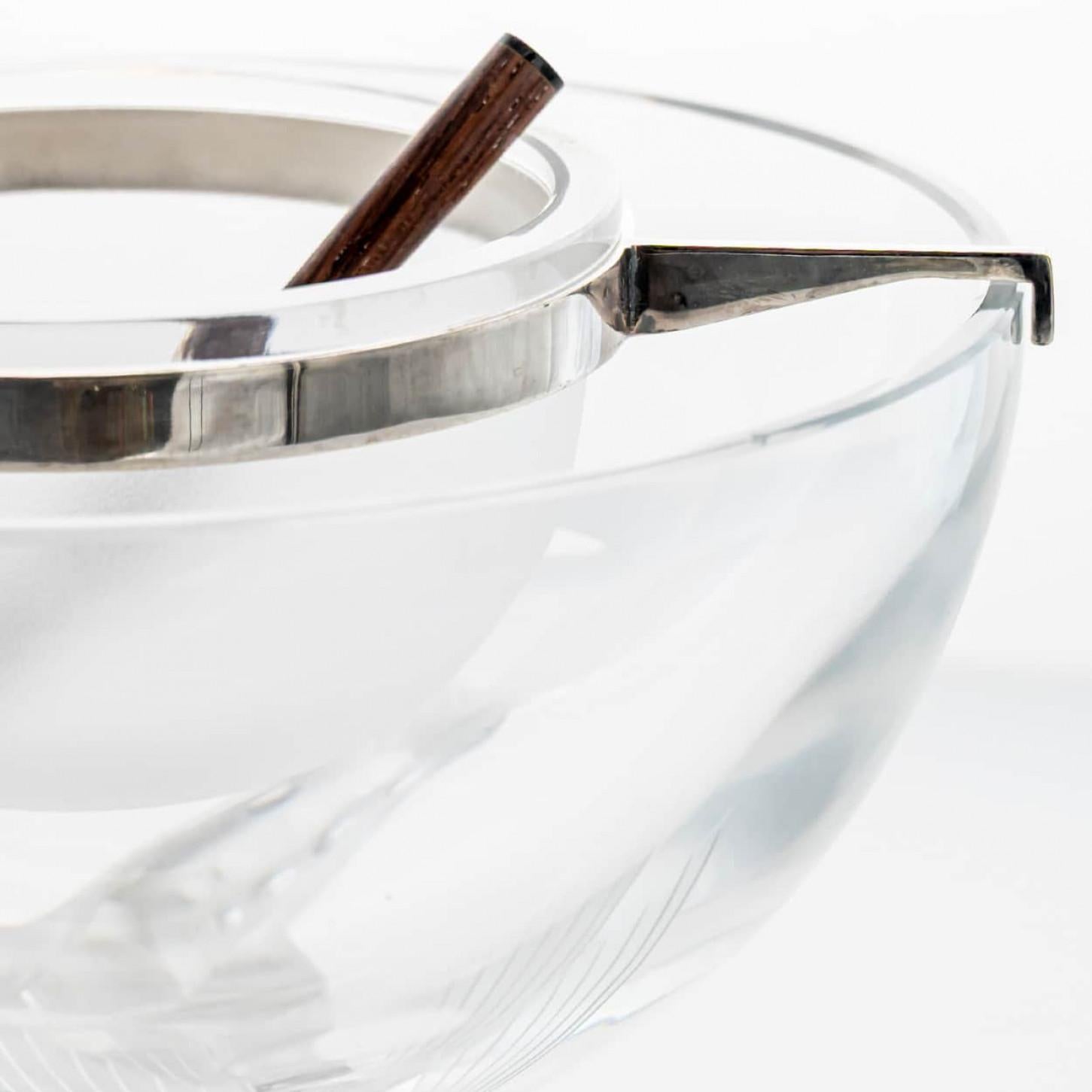 Altro Lalique Igor Caviar Bowl Piede di pesce in vetro smerigliato e trasparente, Francia in vendita