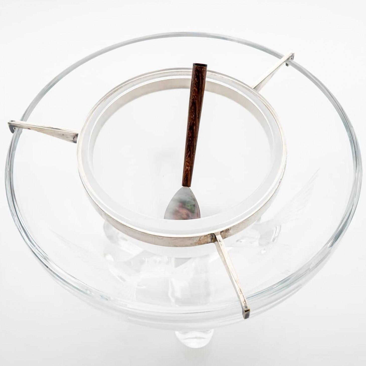 Fine XX secolo Lalique Igor Caviar Bowl Piede di pesce in vetro smerigliato e trasparente, Francia in vendita