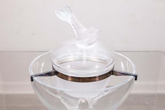 Caviar-Serviergeschirrschale „Igor“ aus Kristallglas von Lalique „Igor“ mit Delphin-Deckel