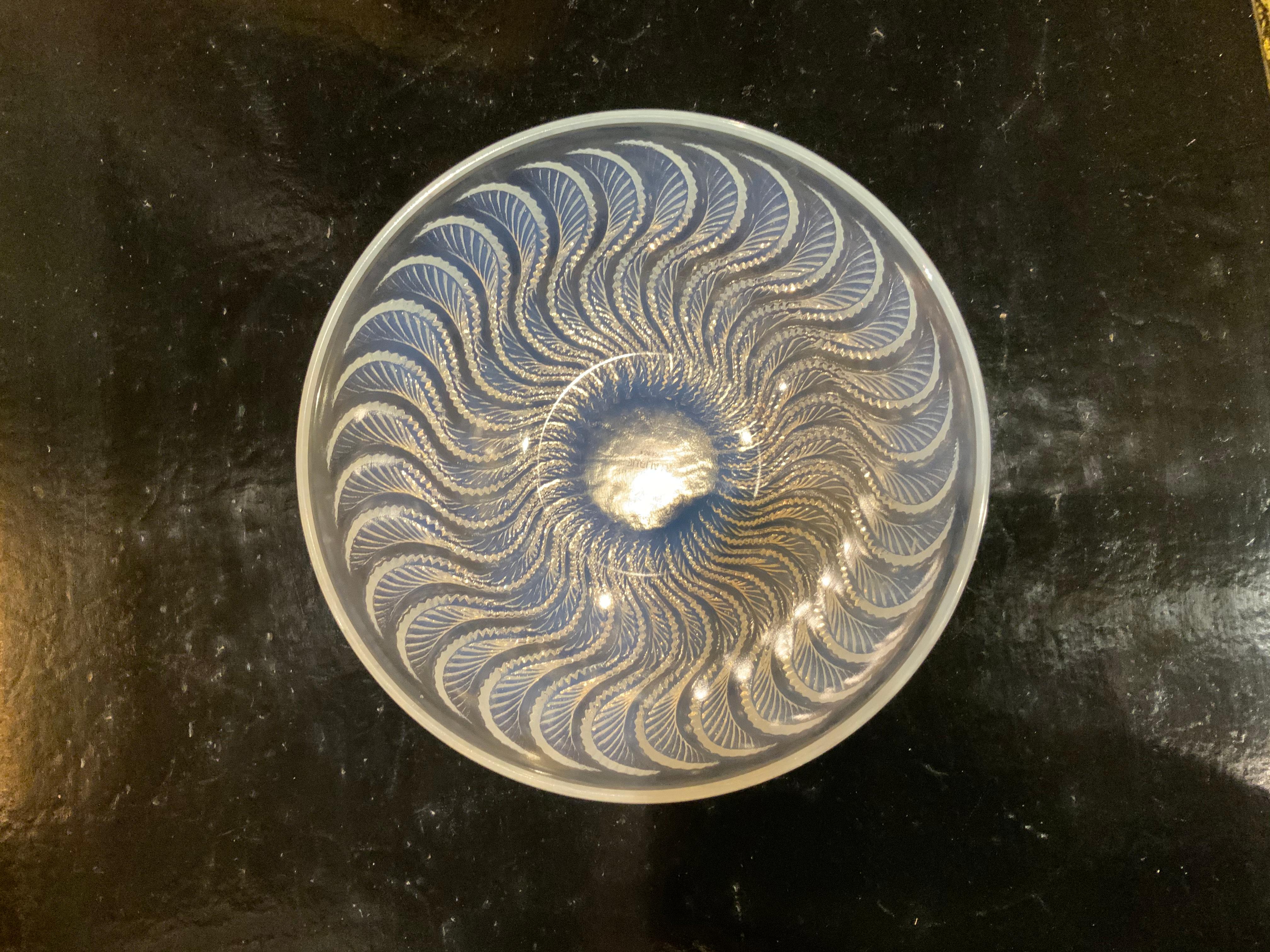 Lalique Iridescent Bowl with Feathered, Swirl Design Marked R Lalique In Excellent Condition For Sale In Houston, TX