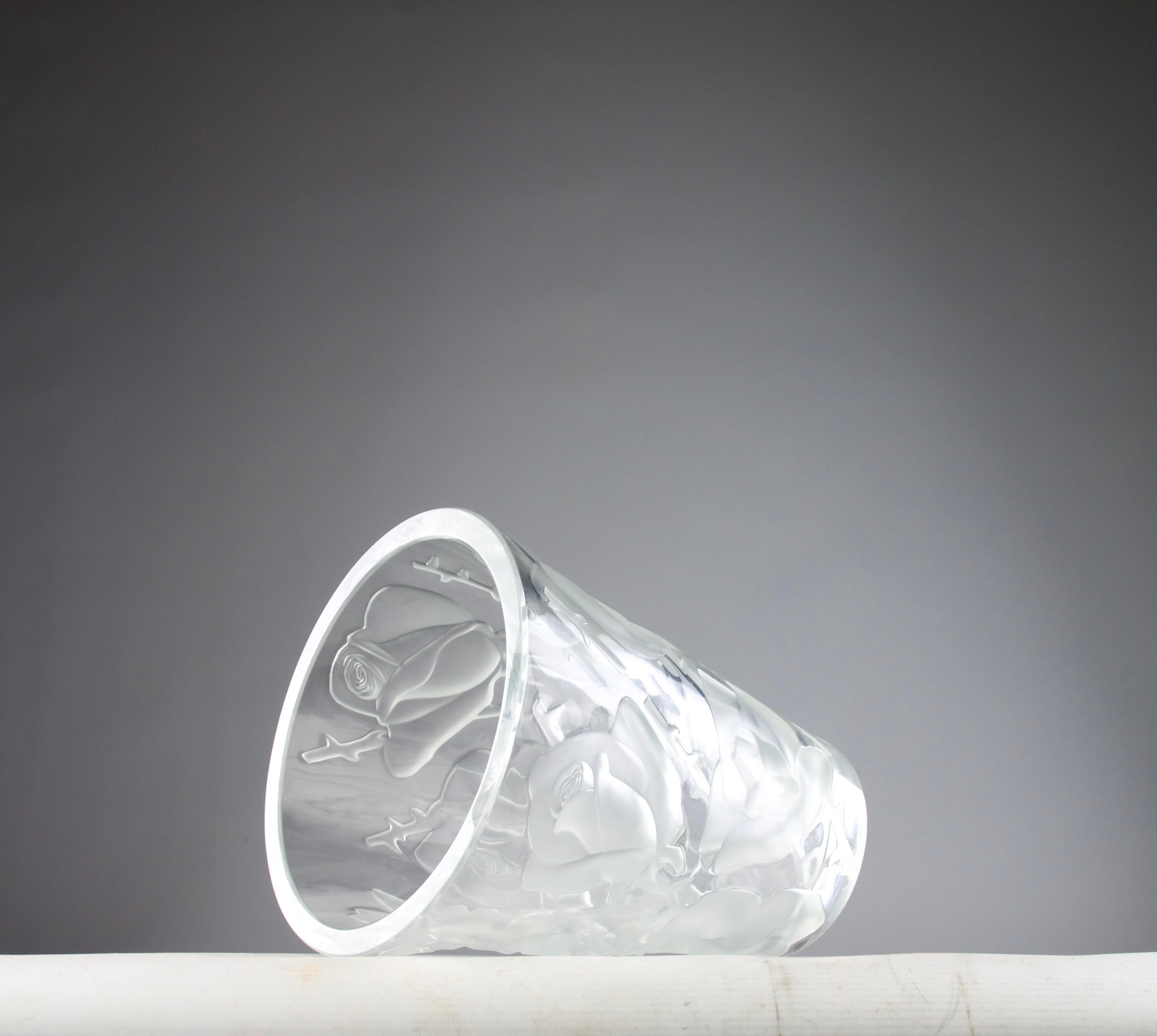 Lalique, Vaso di cristallo rosa Ispahan, Francia, anni '50 in vendita 1