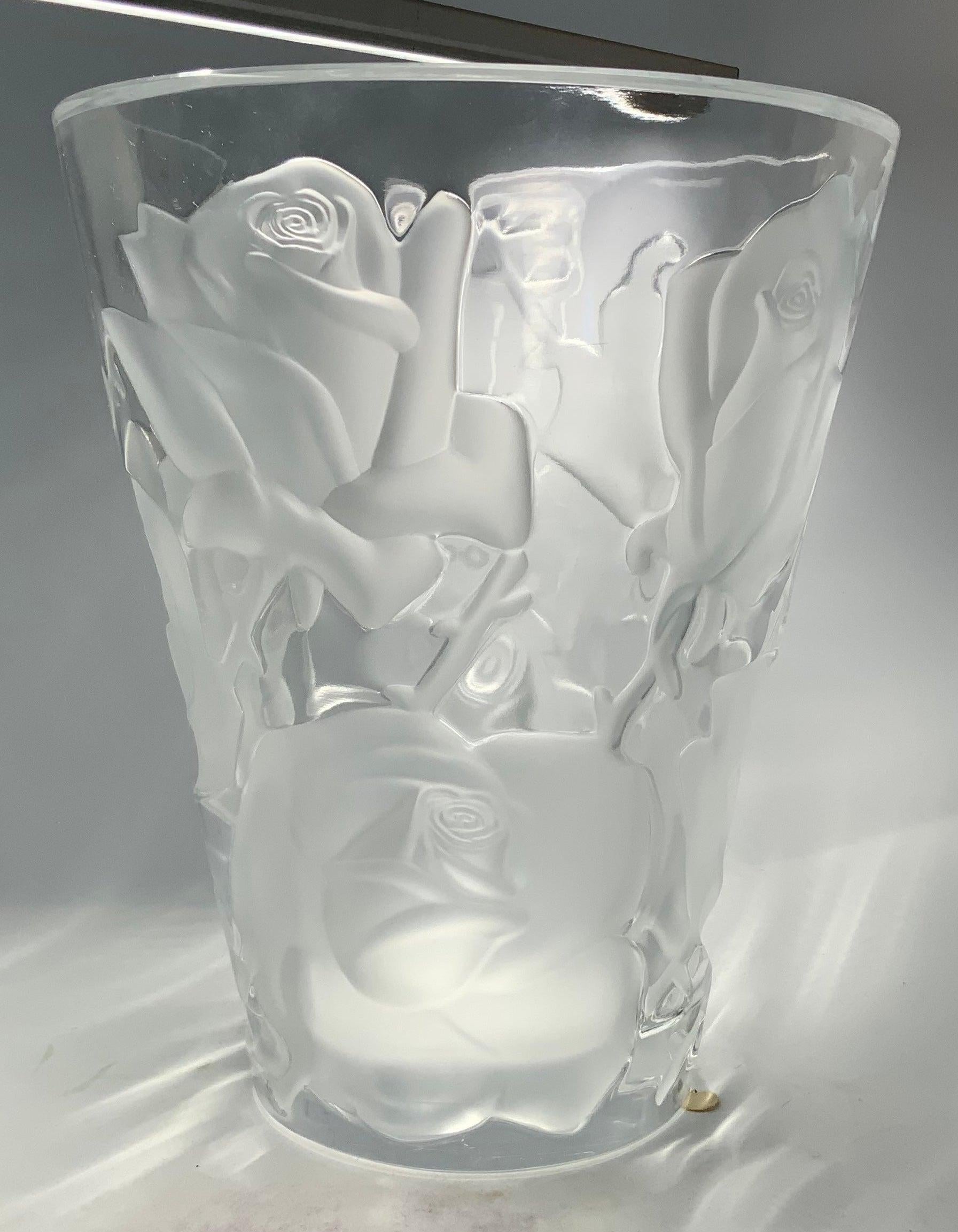 Lalique Ispahen Rose Crystal Vase In Good Condition In Guaynabo, PR