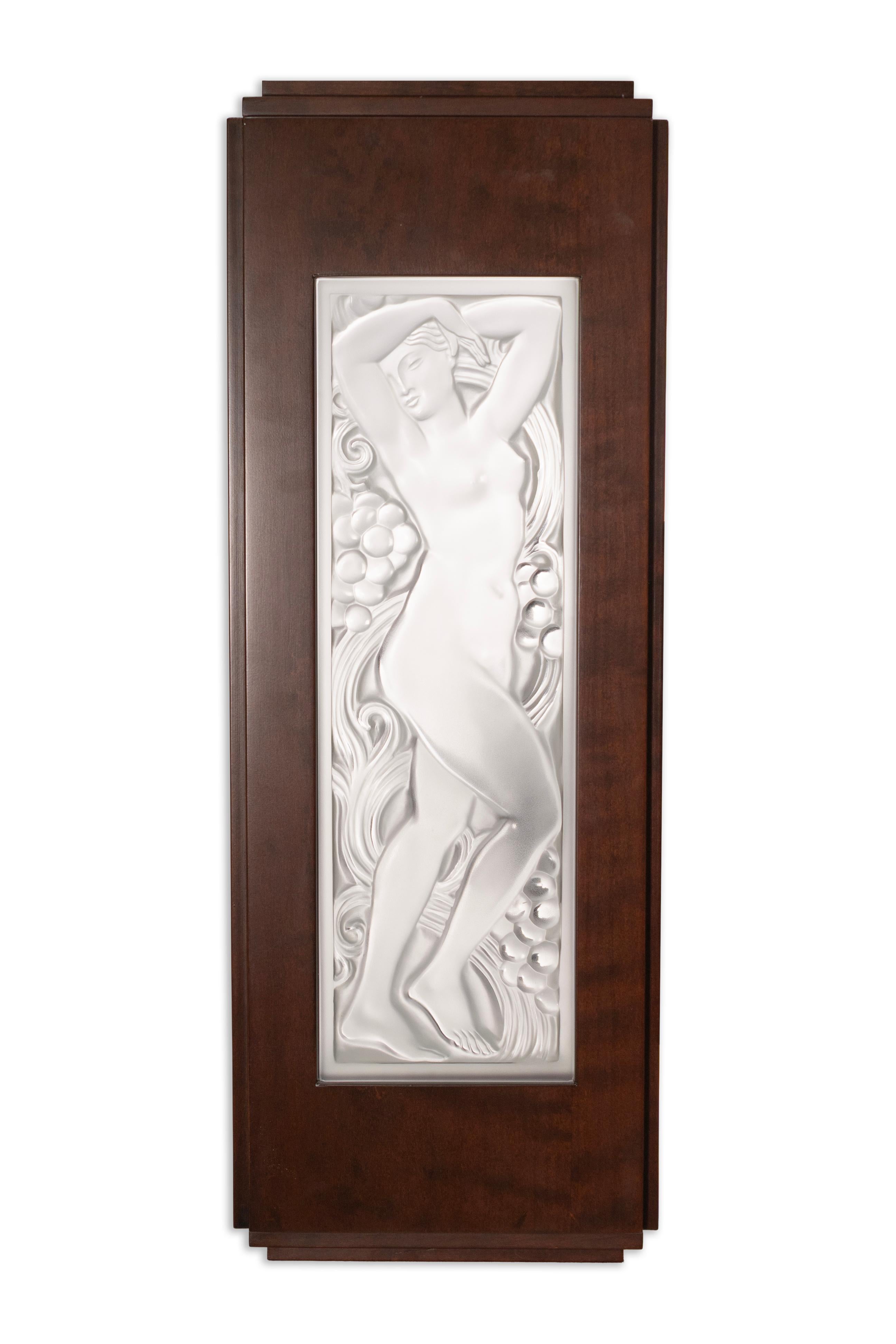 Lalique- Joueur de Pipeau & Figurine et Raisins Bras Leves, 1928 Apliques de Cristal en Bueno estado para la venta en Keego Harbor, MI