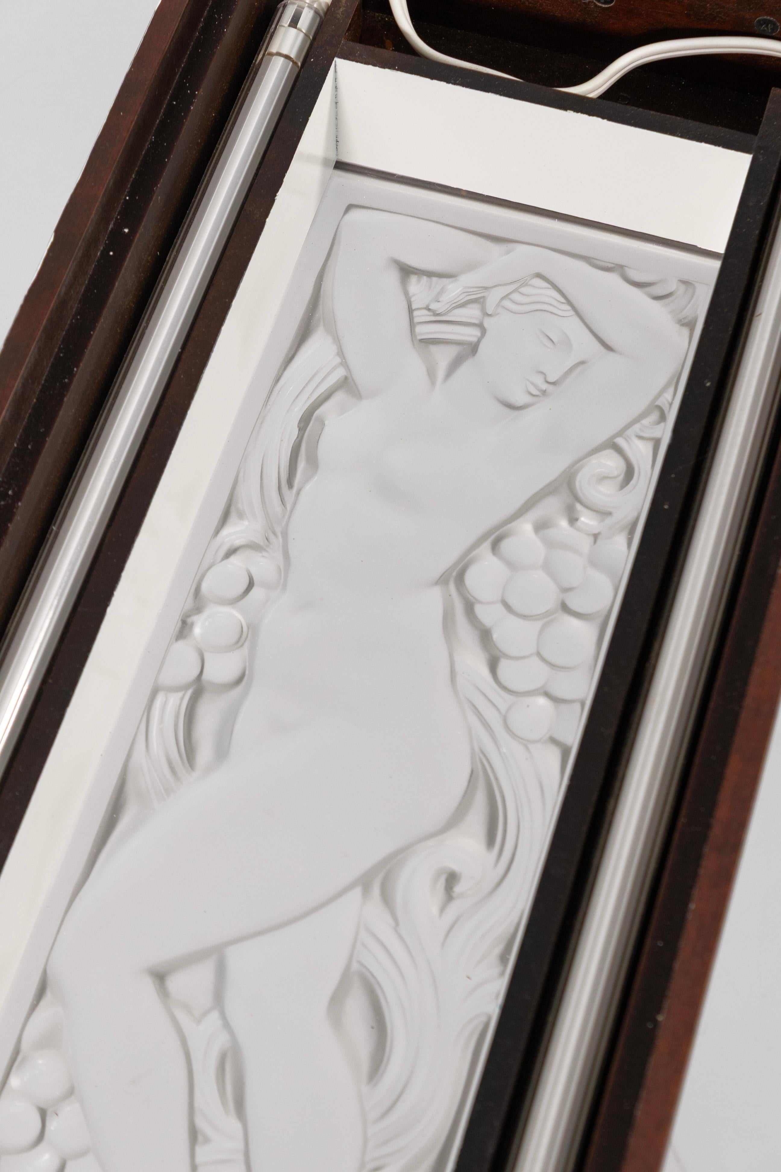 Lalique- Joueur de Pipeau & Figurine et Raisins Bras Leves, 1928 Apliques de Cristal en venta 4