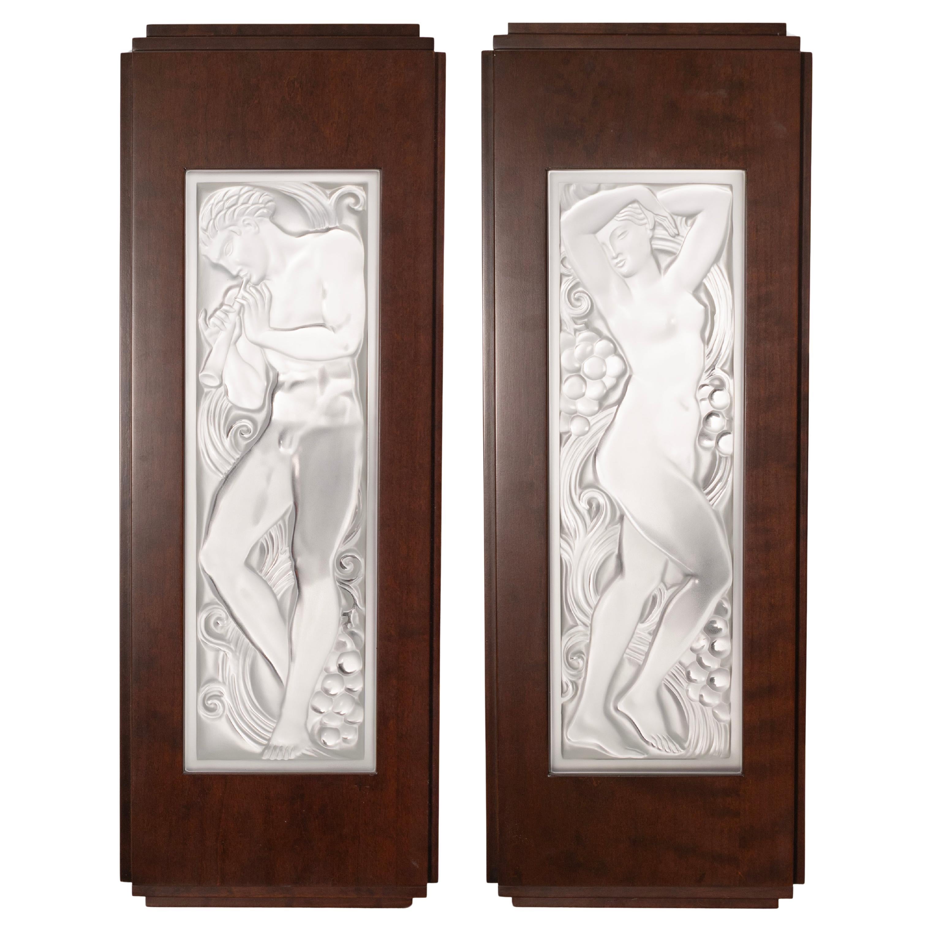 Lalique- Joueur de Pipeau & Figurine et Raisins Bras Leves, 1928 Apliques de Cristal en venta