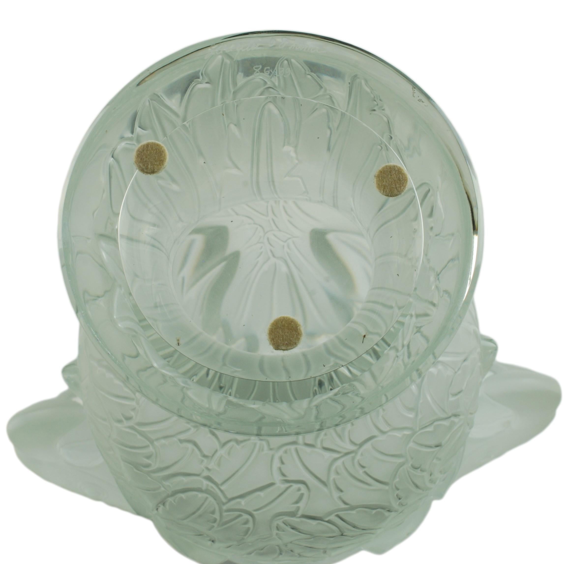 Macao-Vase aus klarem und satiniertem Glas von Lalique in limitierter Auflage im Angebot 1