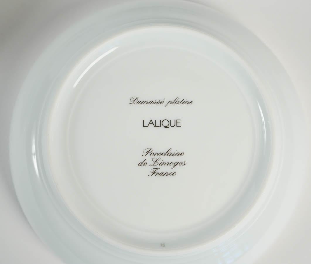 Lalique & Limoges Porcelaine Dinnerware 'Damassé Platine' Set In Good Condition In Saint-Ouen, FR