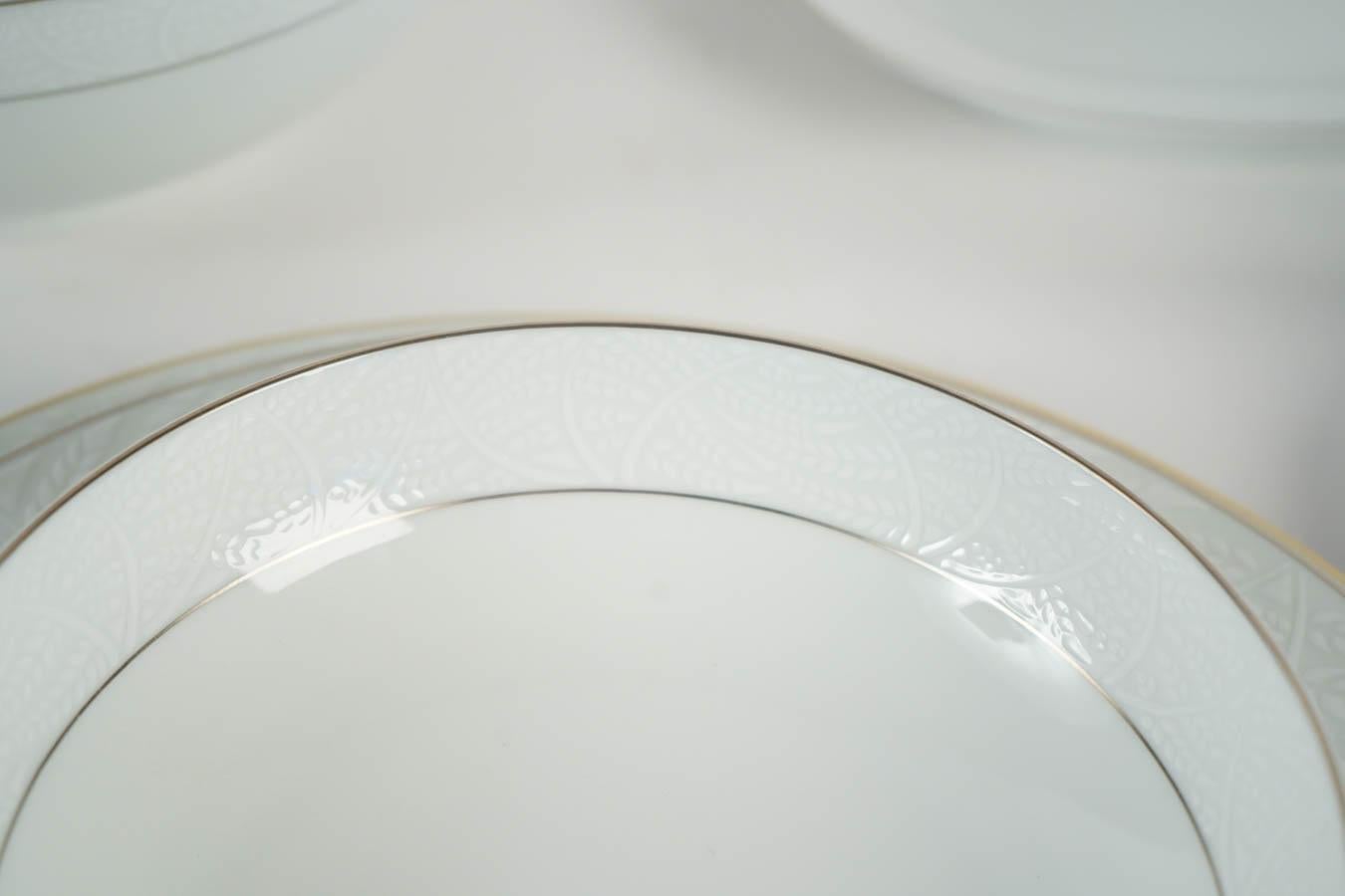 Late 20th Century Lalique & Limoges Porcelaine Dinnerware 'Damassé Platine' Set
