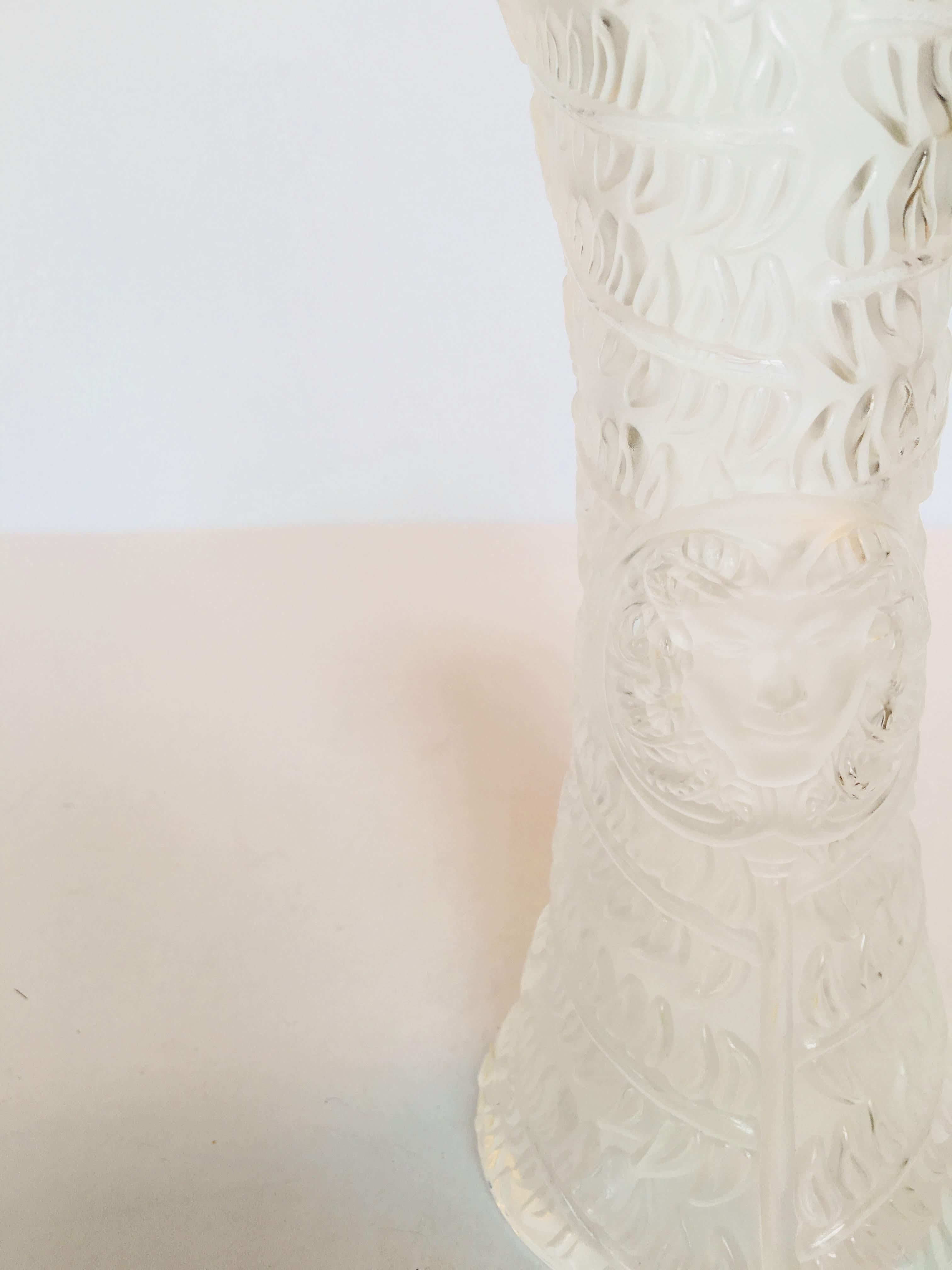 vase lalique femme