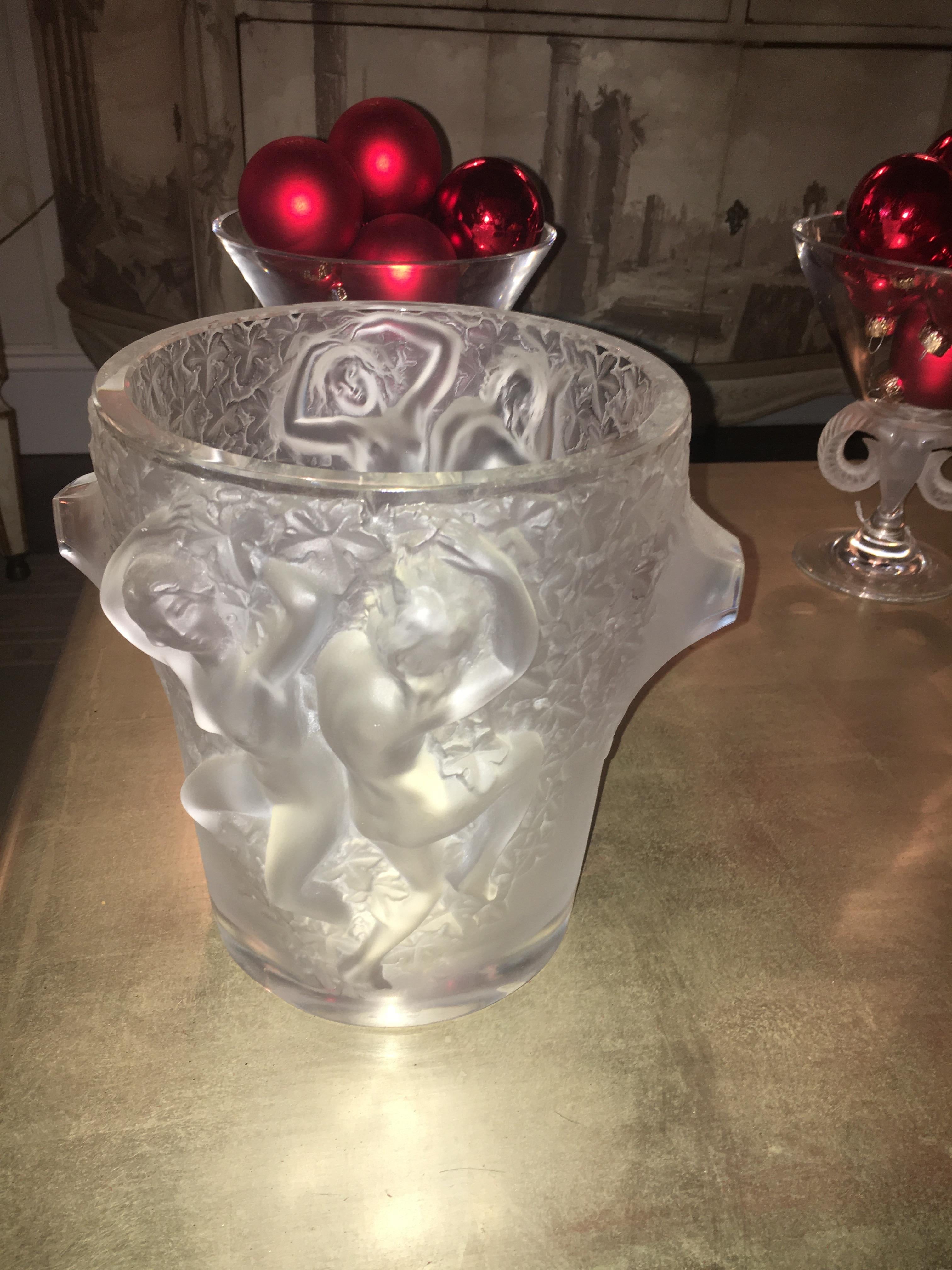 French Lalique Molded and Frosted Glass Ice or Champaign Bucket by Marc Lalique