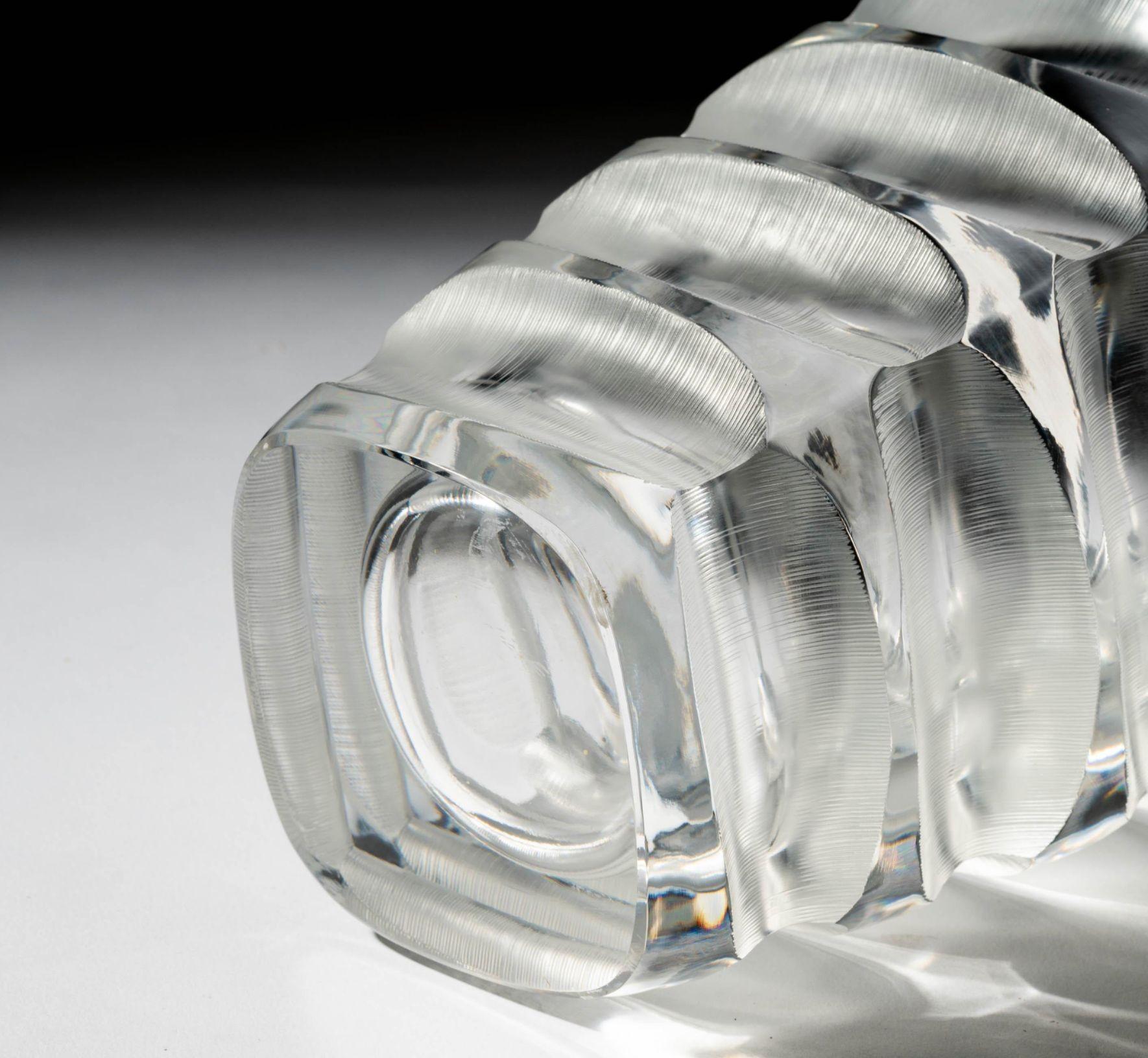 Vase en verre Lalique Mortefontaine - France, fin du XXe siècle. en vente 1
