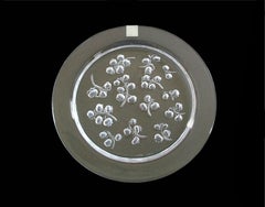 LALIQUE - 'Muguet' - Assiette en cristal clair et dépoli - France - Fin du 20ème siècle