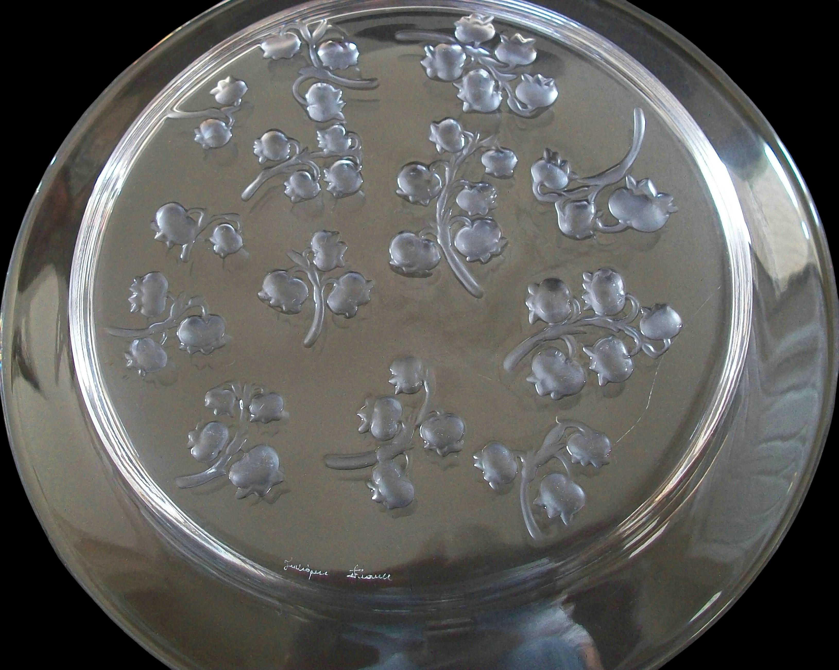 LALIQUE - 'Muguet' - Frosted & Clear Crystal Plate - France - Late 20th Century For Sale 3