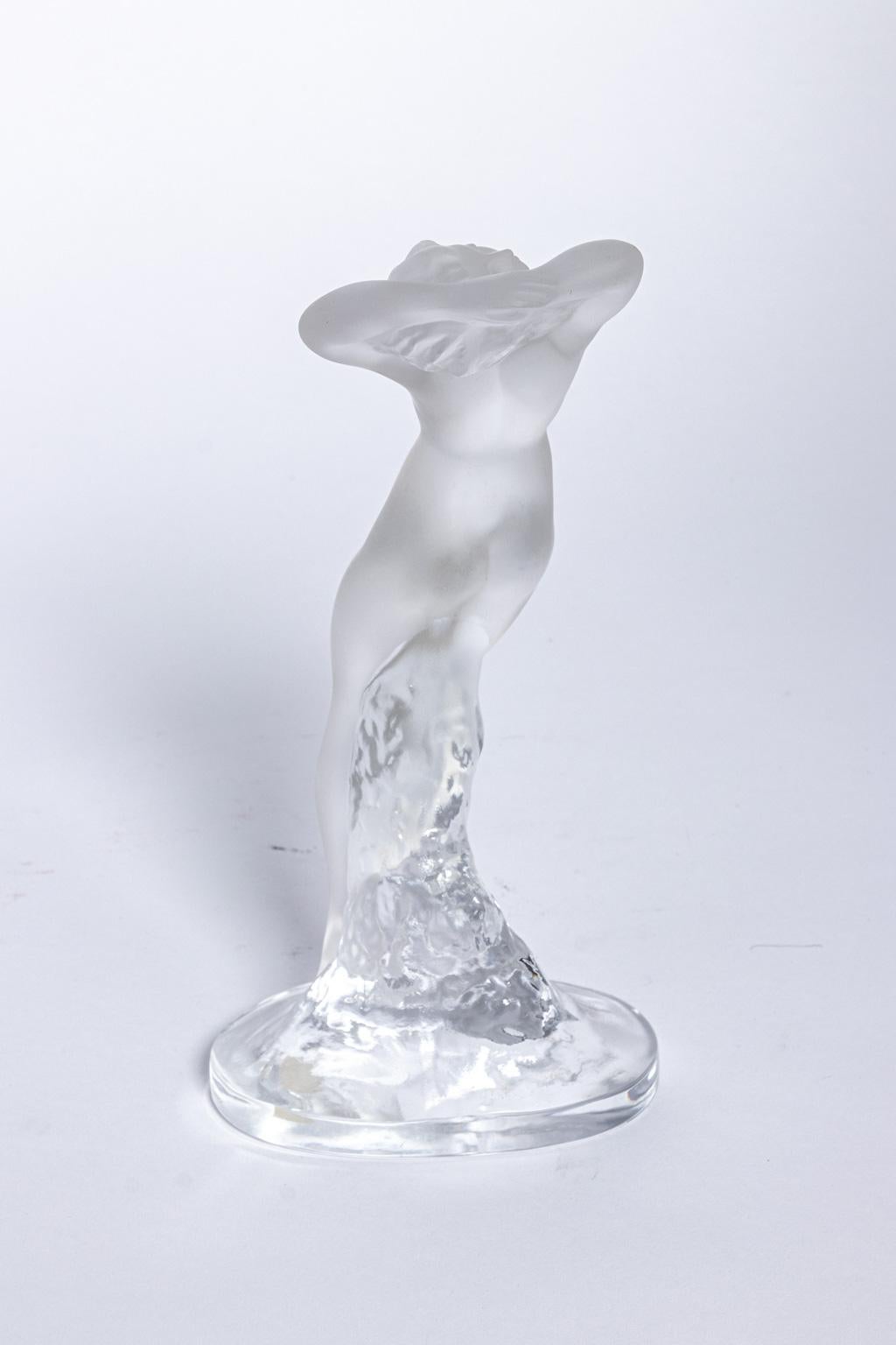 Figura di nudo di Lalique. Altezza 10,00 pollici. Da trasparente a smerigliato. Si chiama 