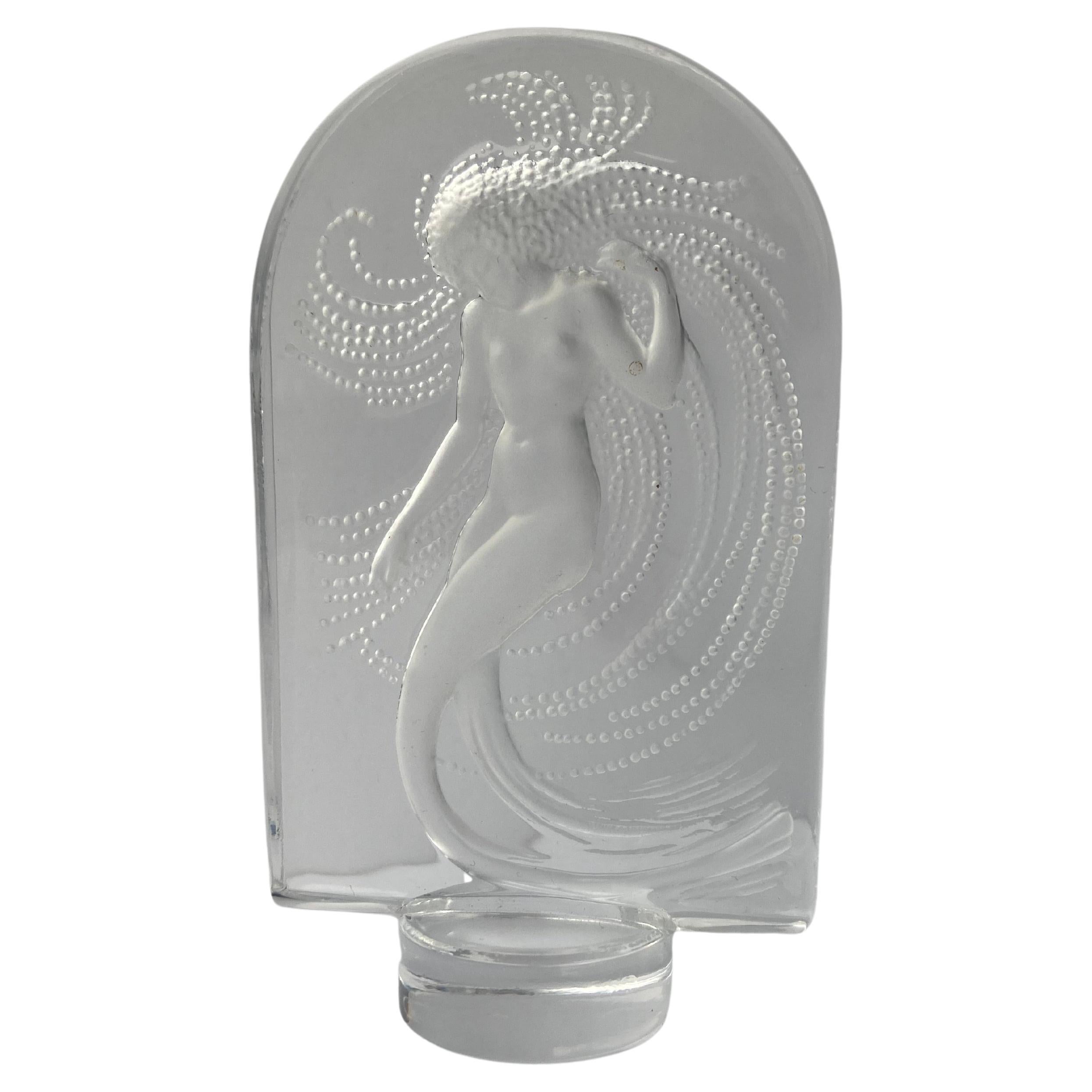 Sculpture/weight en papier de Nymphe nue « Serene Naiade » de Lalique, signée.