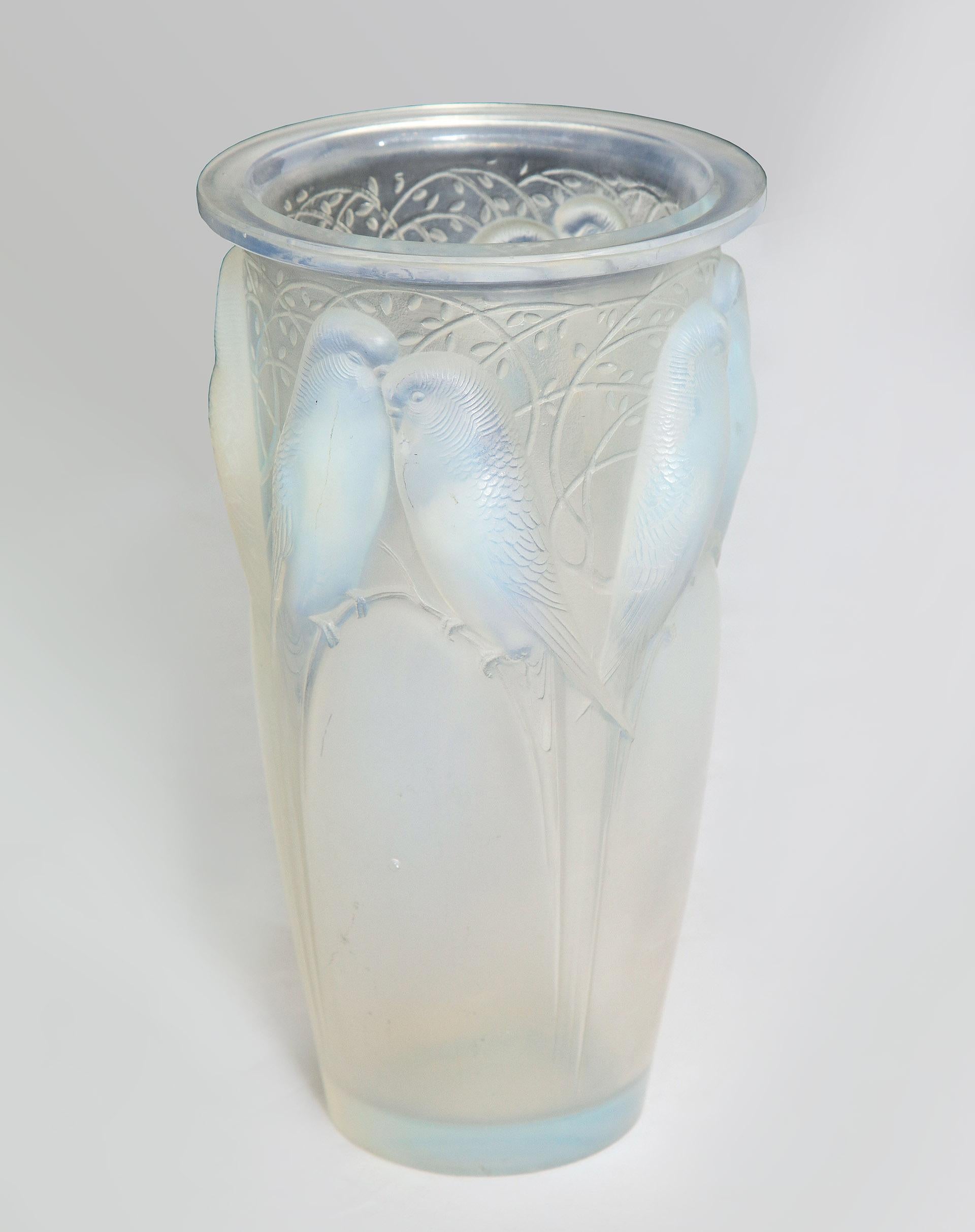 Lalique Opalescent Vase In Good Condition For Sale In New York, NY