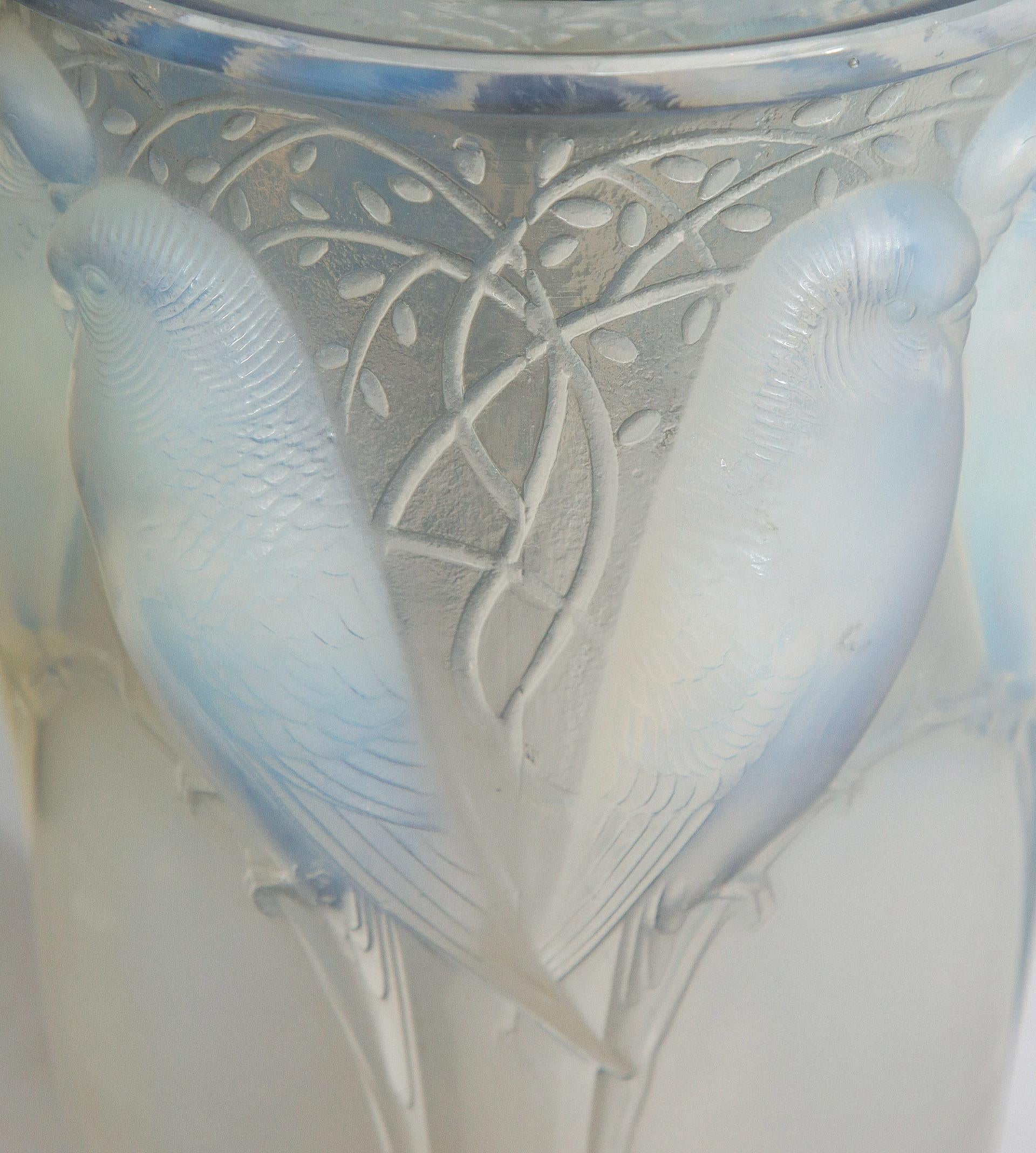 Lalique Opalescent Vase For Sale 3