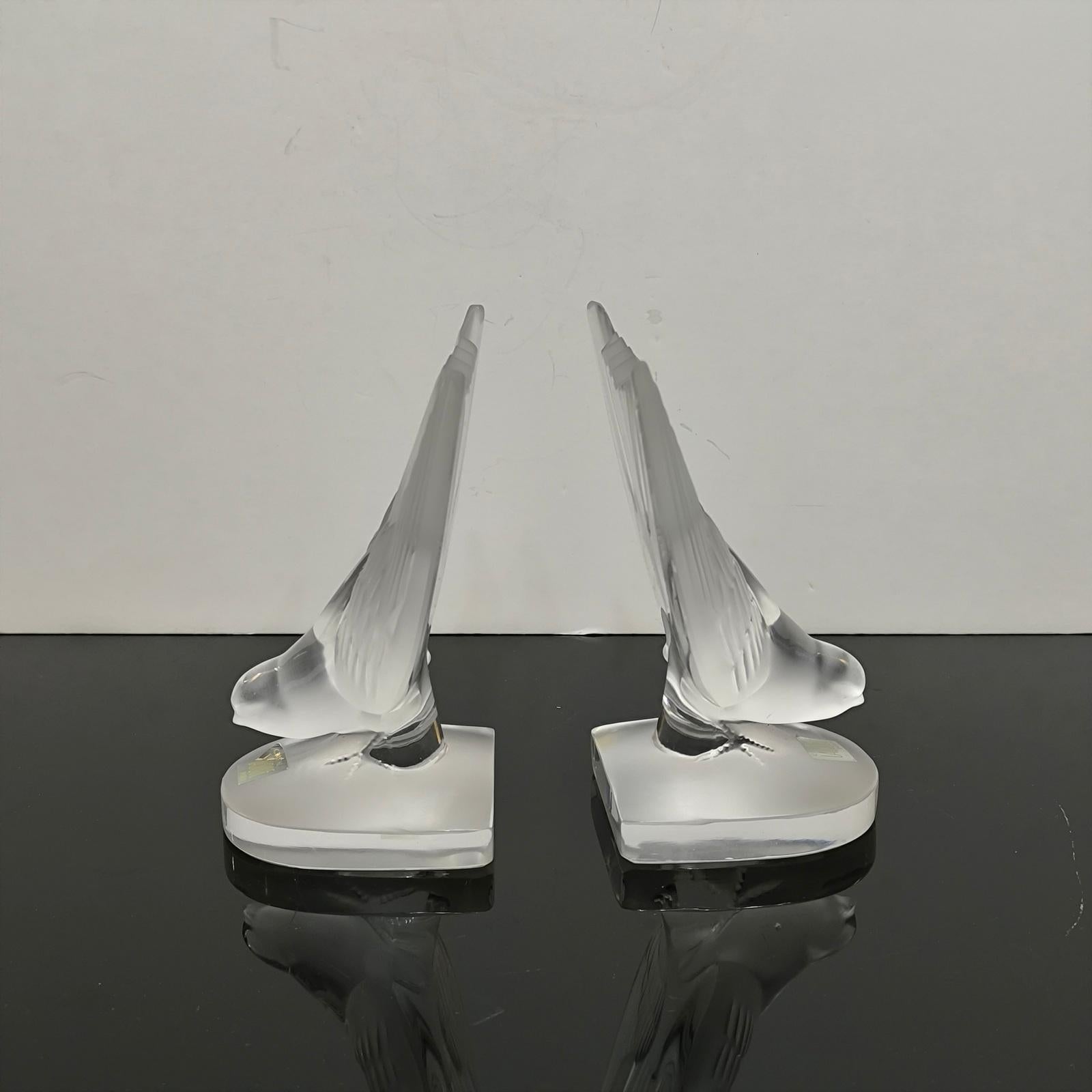 Mid-20th Century Lalique Pair of Frosted GLass Sculptures ‘Hirondelle’ Bookends/ Paperweight For Sale