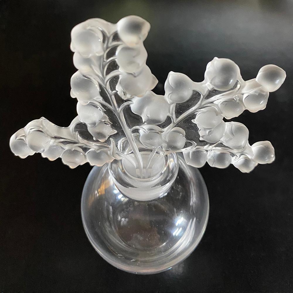 Parfümflasche aus Kristall von Lalique Paris für Damen oder Herren im Angebot