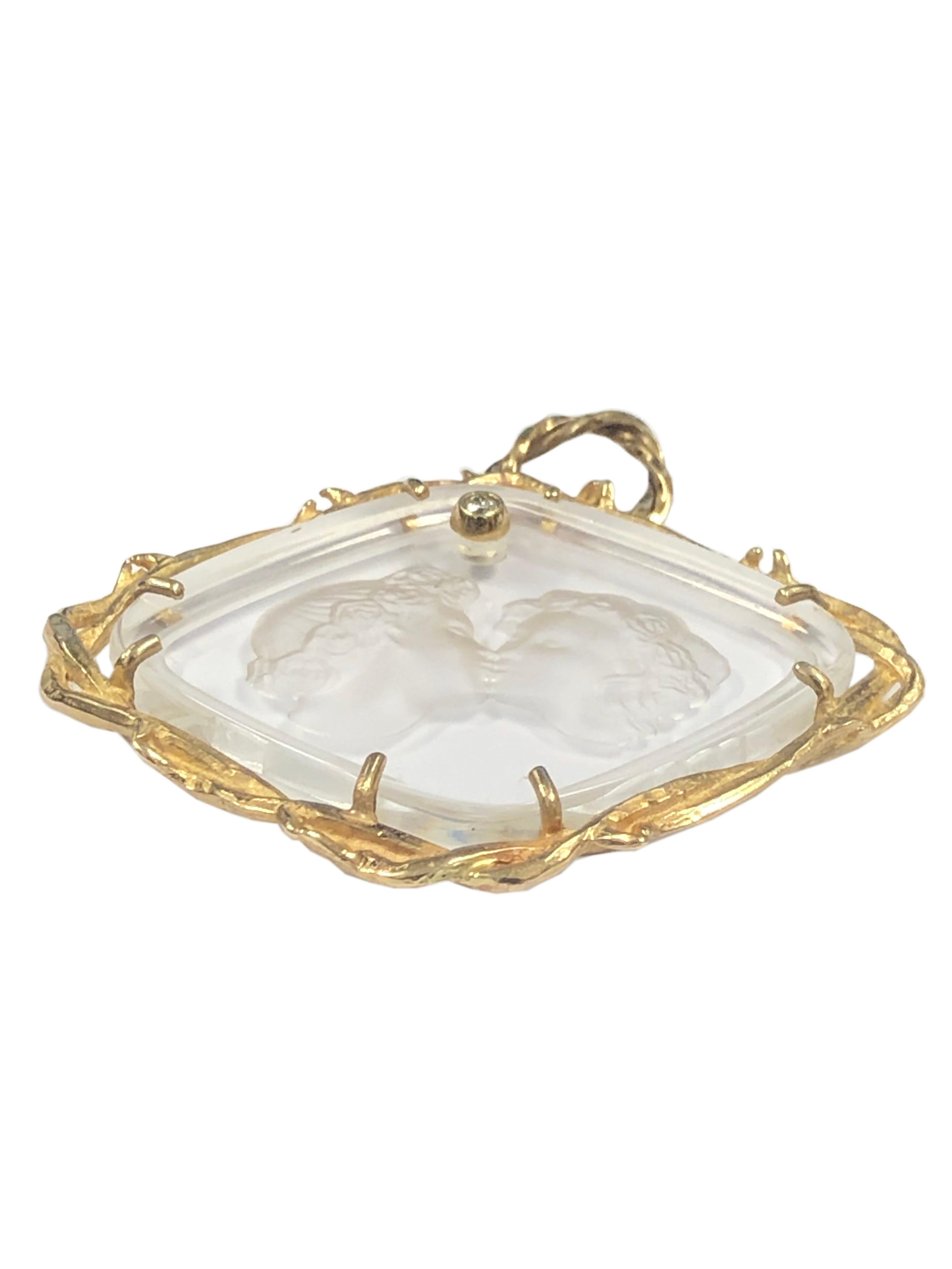 Women's or Men's Lalique Paris Le Baiser Love Kisses Gold Crystal and Diamond Large Pendant For Sale