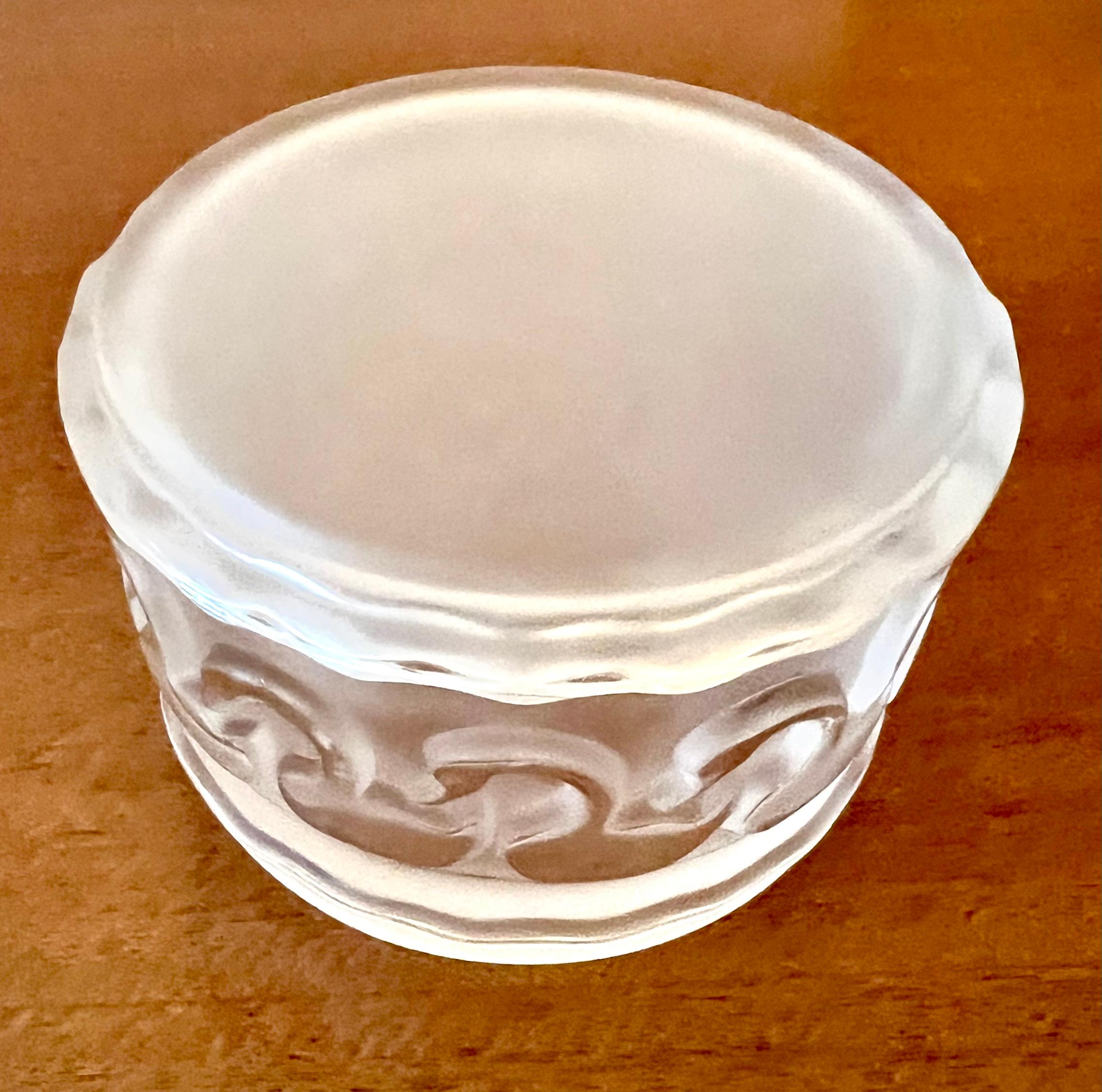 Mid-Century Modern Lalique Paris signed Frosted Lidded Box features Swans  For Sale