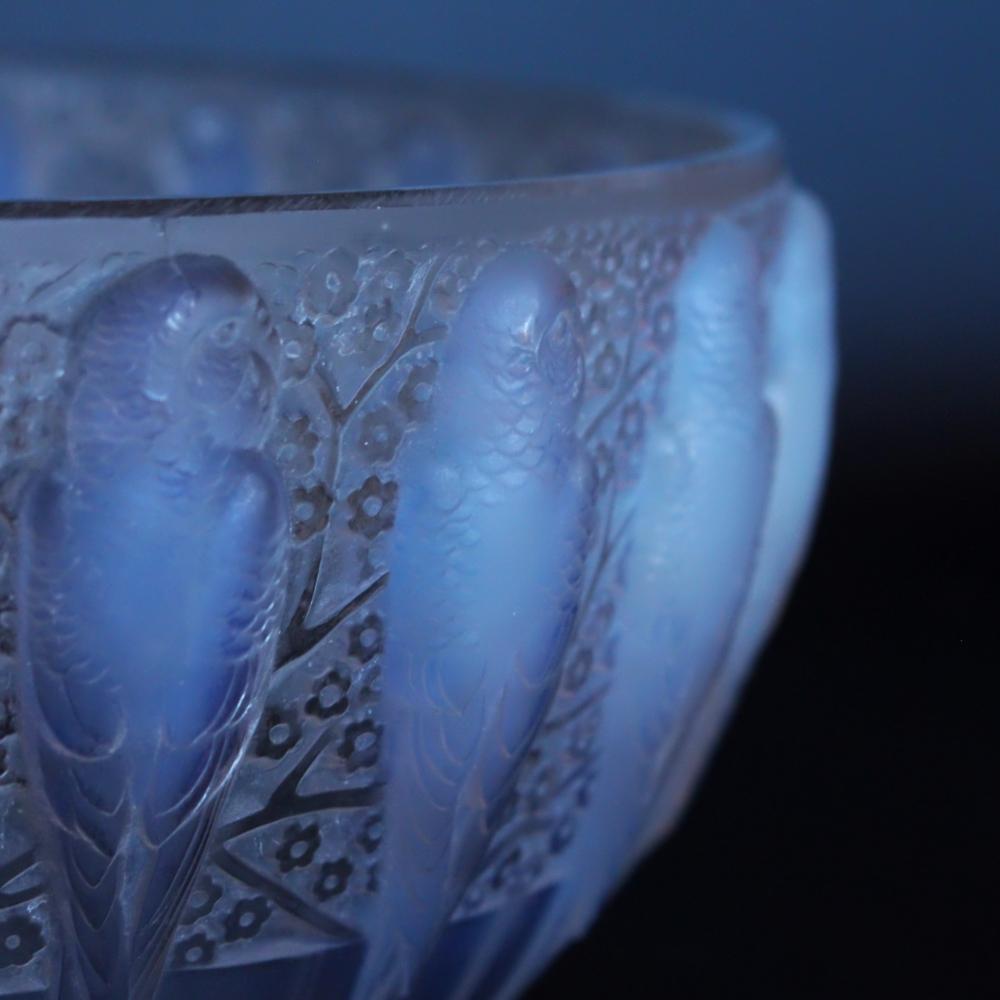 Lalique Perruches Bowl In Good Condition In Forest Row, East Sussex
