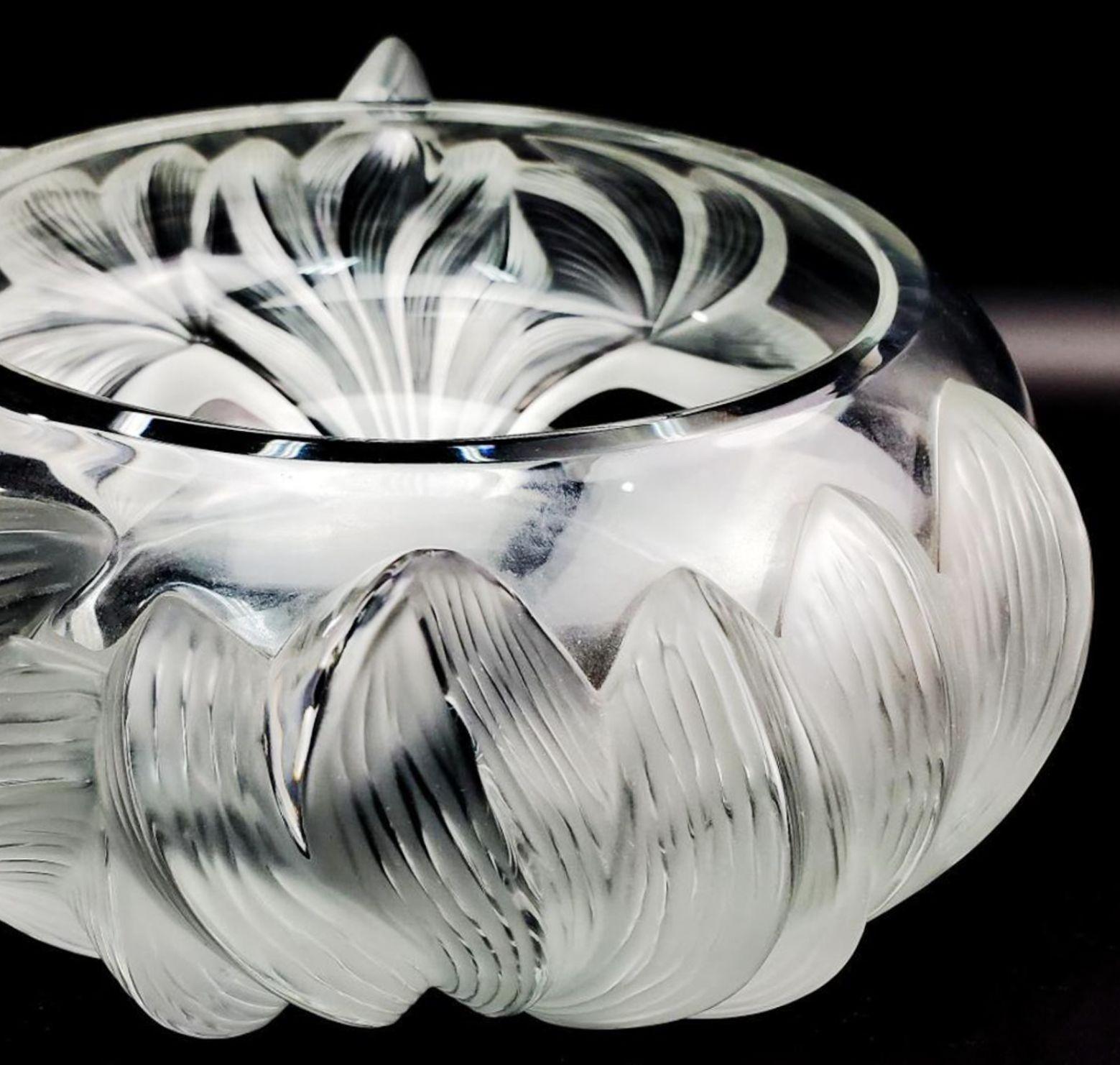 Lalique Pivoine Frosted Glass Centerpiece Bowl In Good Condition For Sale In Los Angeles, CA