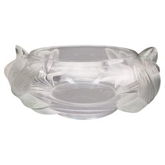 Coupe centre de table en verre dépoli Pivoine de Lalique