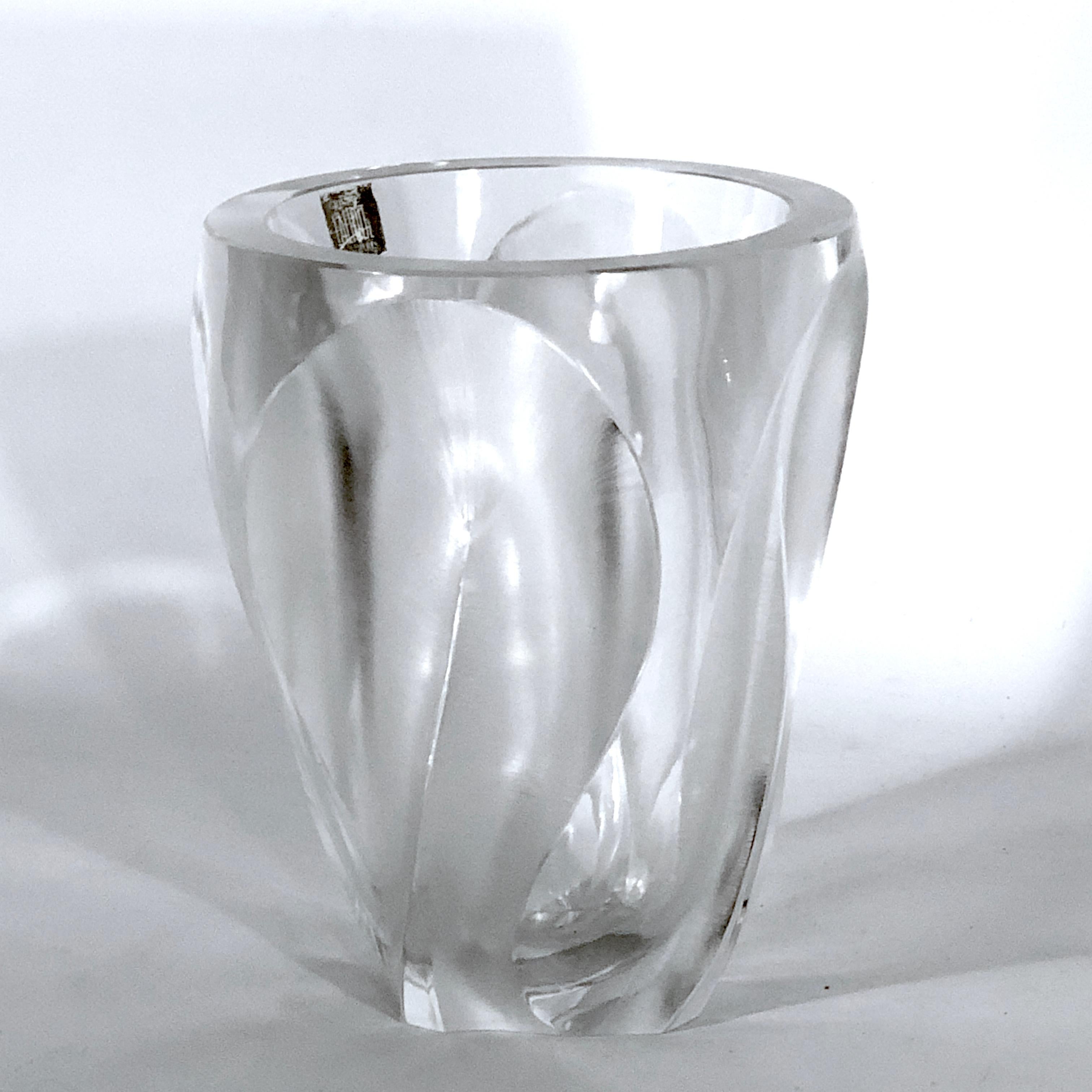 Lalique, Poliertes und mattiertes Kristallglas Modell Ingrid aus den 60er Jahren im Zustand „Hervorragend“ im Angebot in Catania, CT