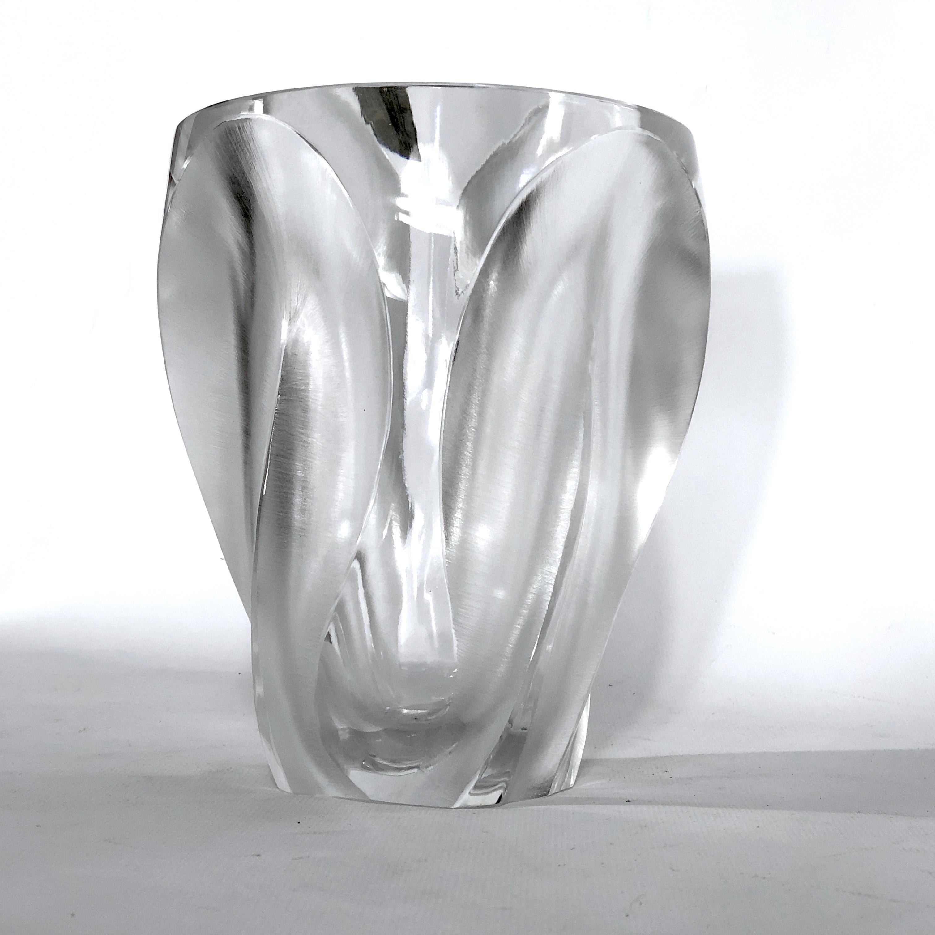 Lalique, Poliertes und mattiertes Kristallglas Modell Ingrid aus den 60er Jahren im Angebot 2