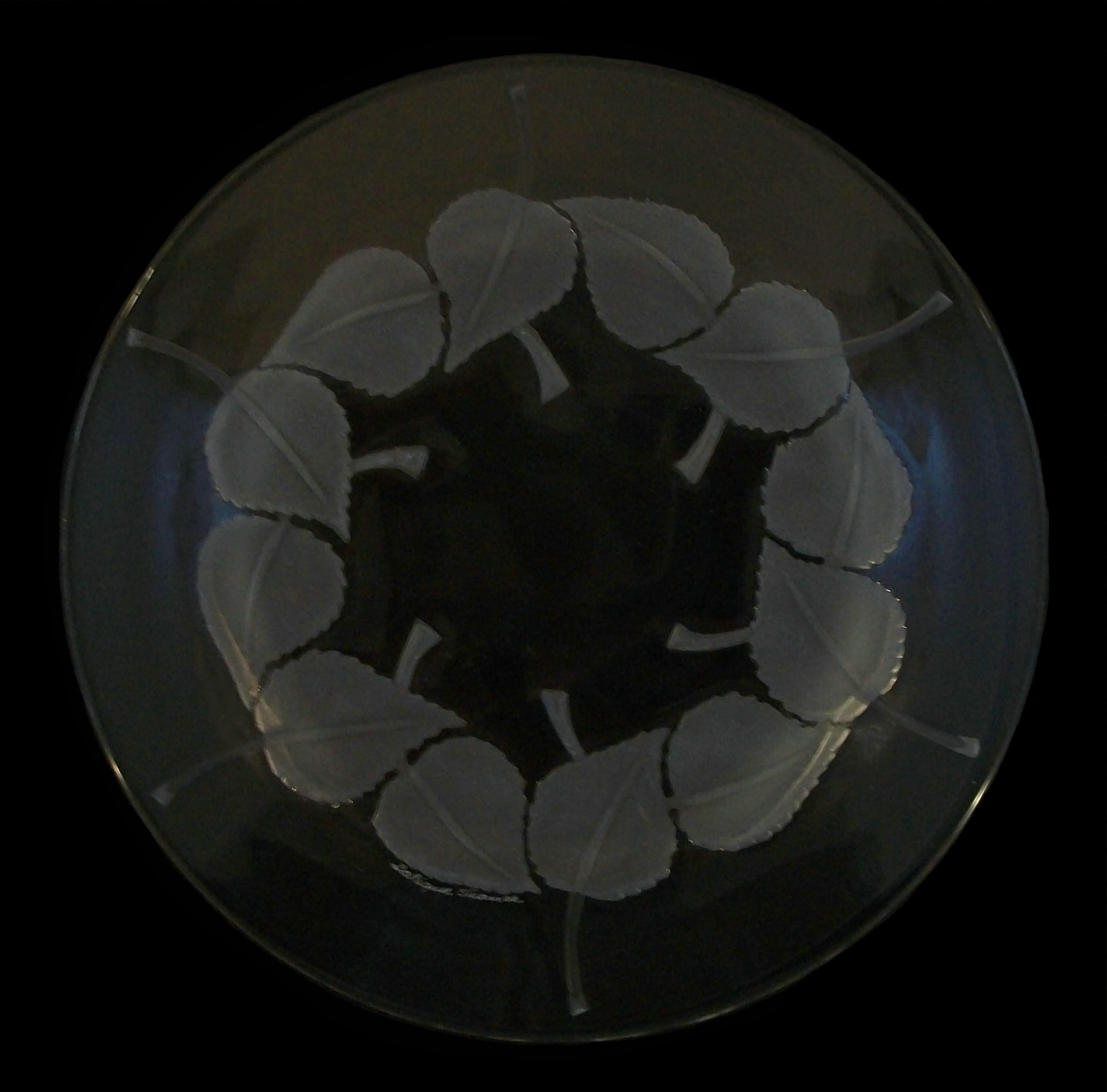 French LALIQUE - 'Rolleboise' - Frosted Crystal Plate - France - Late 20th Century For Sale
