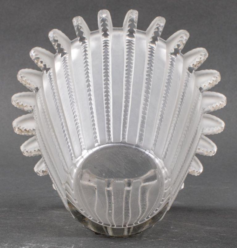 Kristallvase „Royat“ von Lalique (20. Jahrhundert) im Angebot