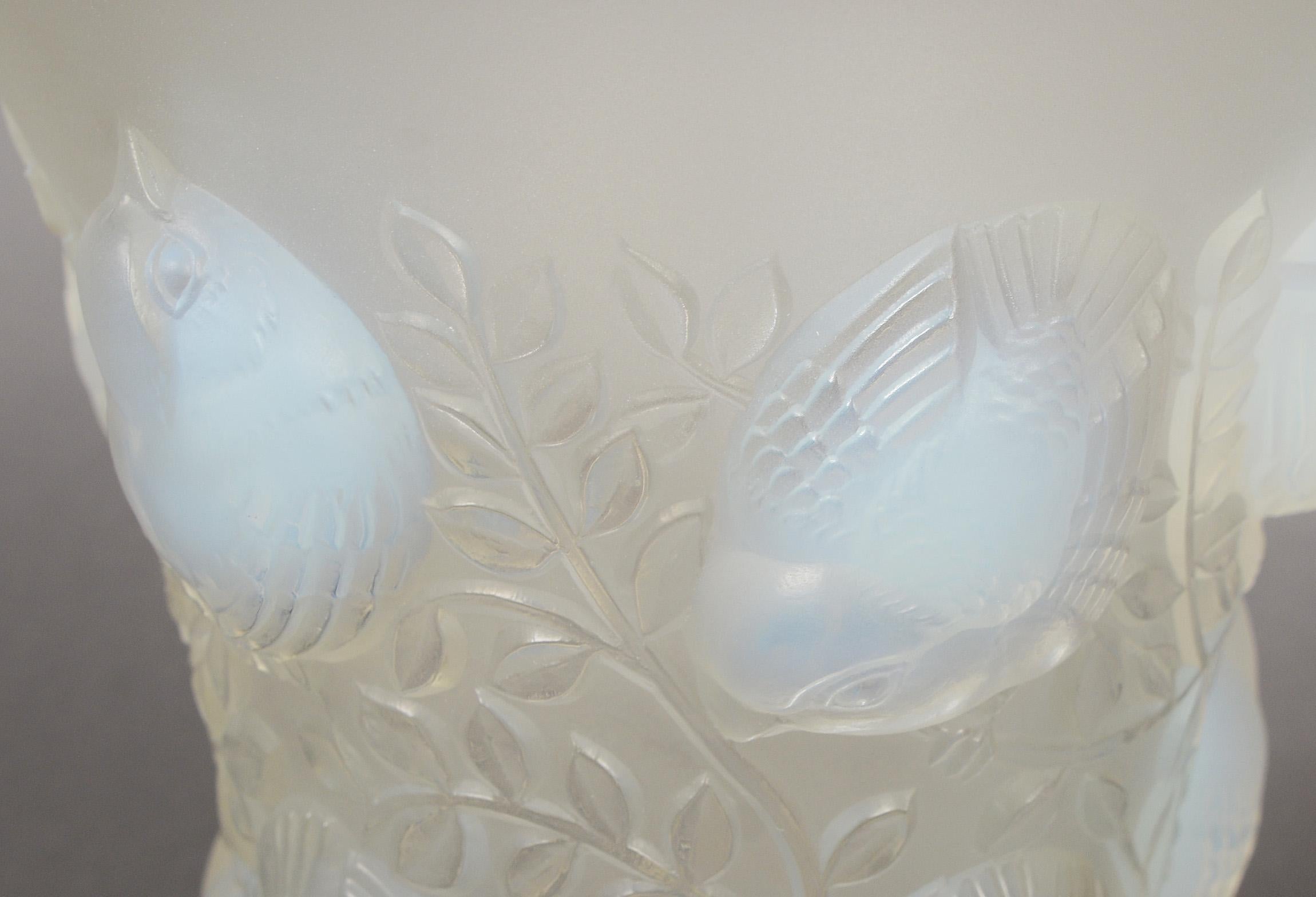 Lalique Saint Francois Opalescent Vase For Sale 2