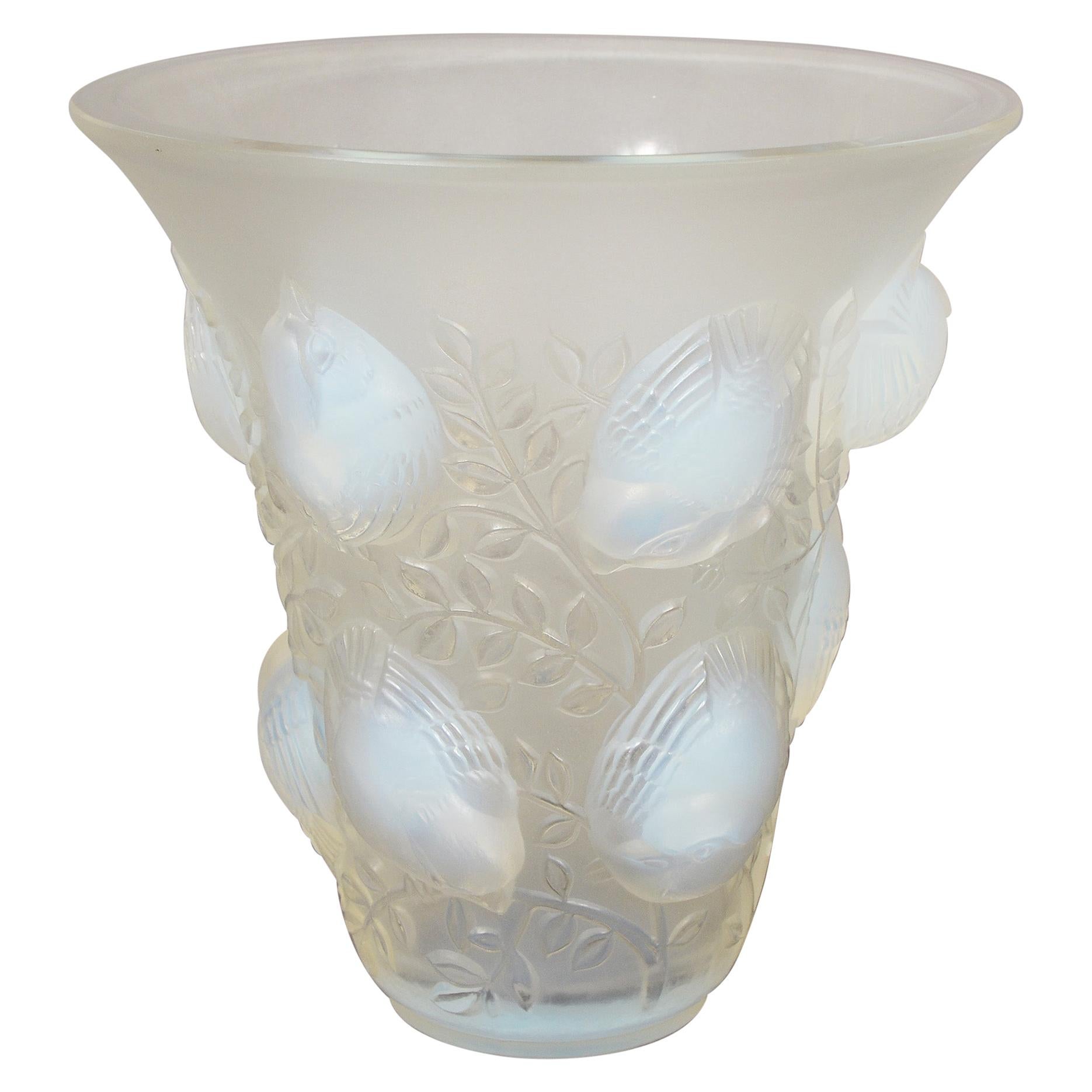 Opalisierende Vase von Lalique Saint Francois