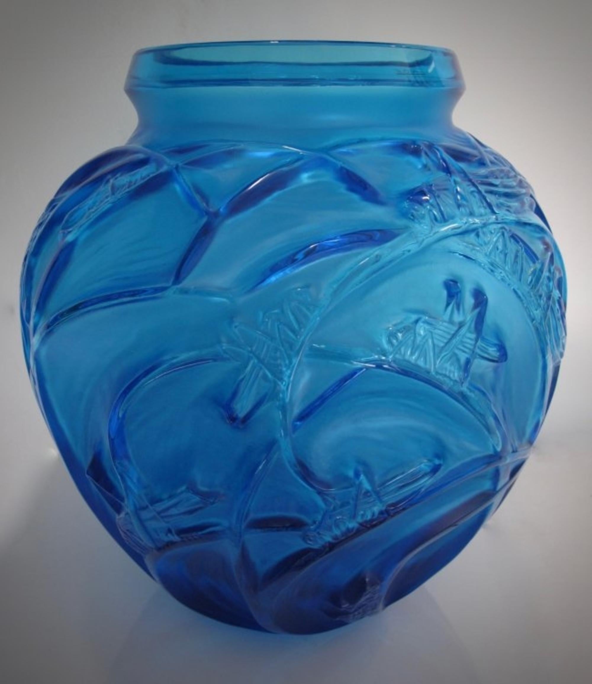 Lalique Sauterelles Crystal Vase, Signed Lalique France In Good Condition In West Palm Beach, FL
