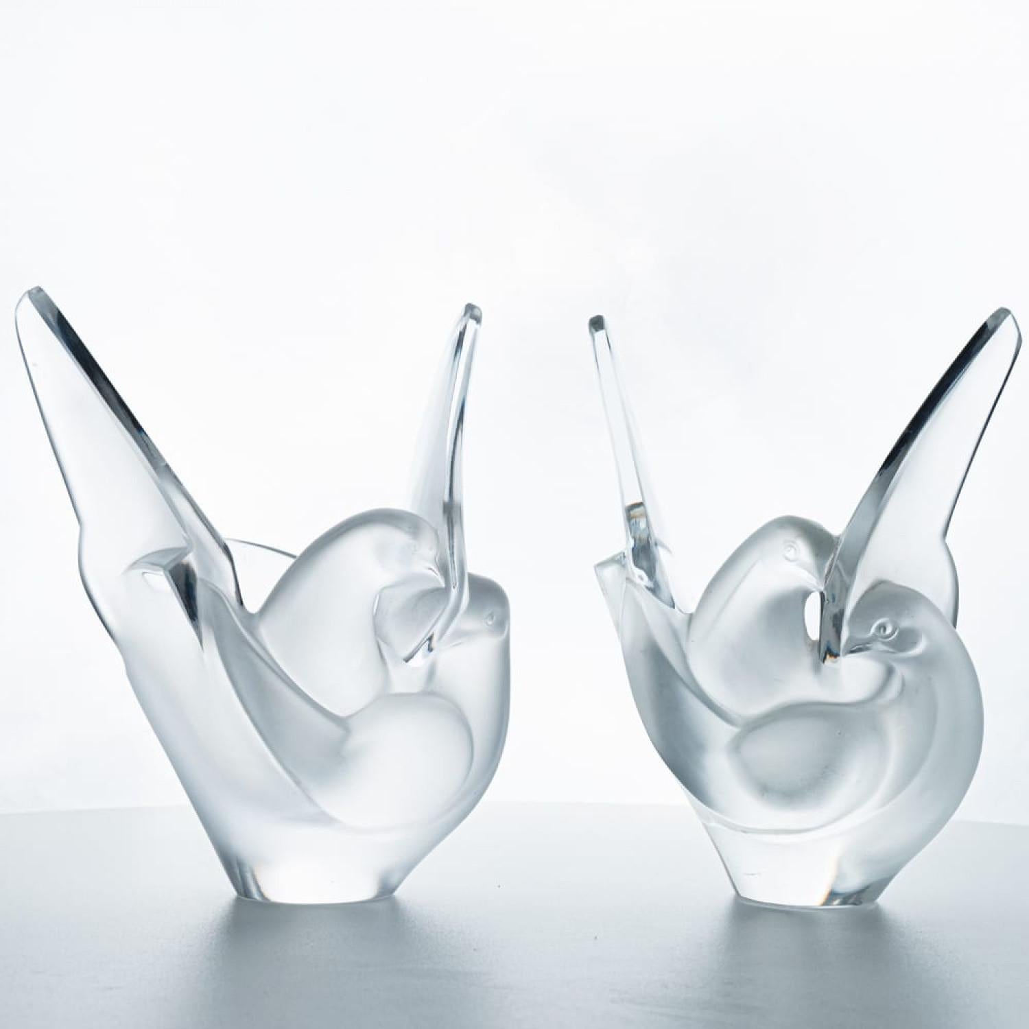 Lalique Firmado 1 de los 2 jarrones Love Birds, Francia, 1956 siglo XX en venta