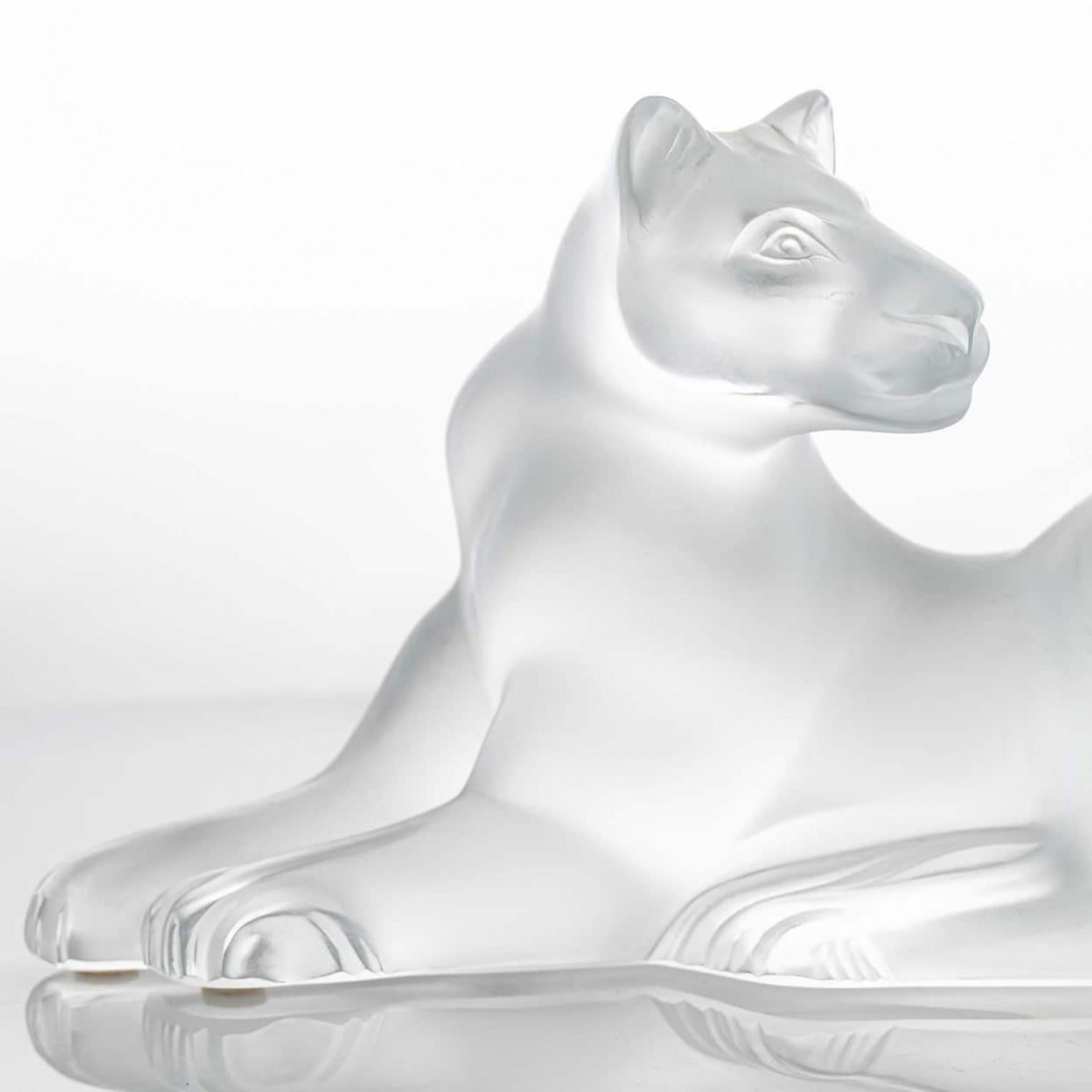 Lalique Signed Frosted Crystal Lion Sculpture, France In condizioni buone in vendita a Rijssen, NL