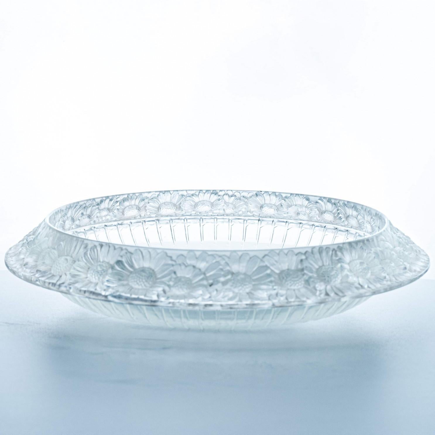 Moderno Grande pezzo da centro firmato Lalique, Francia, circa 1940 in vendita