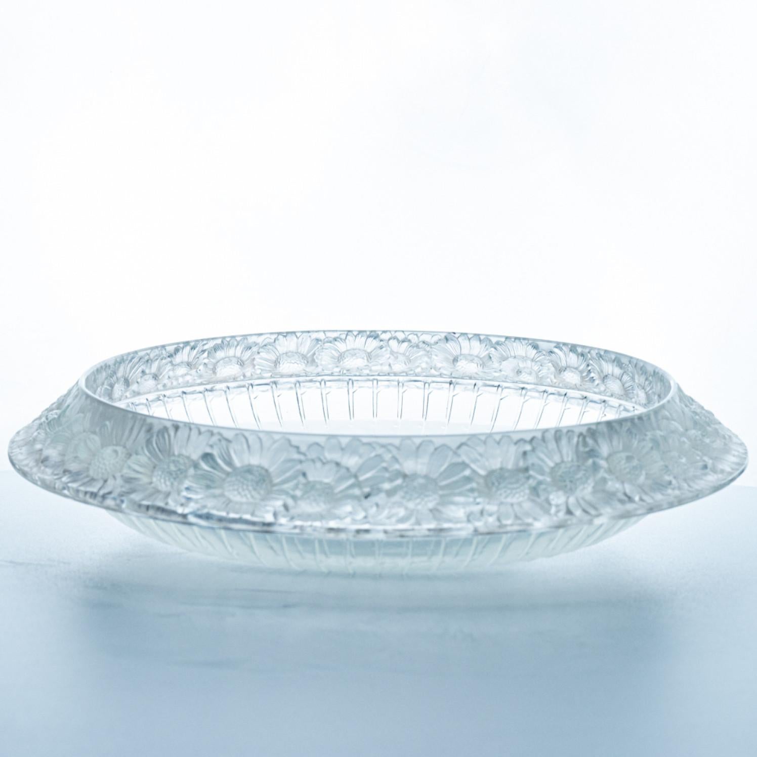 Centro de mesa grande firmado por Lalique, Francia, hacia 1940 en Bueno estado para la venta en Rijssen, NL