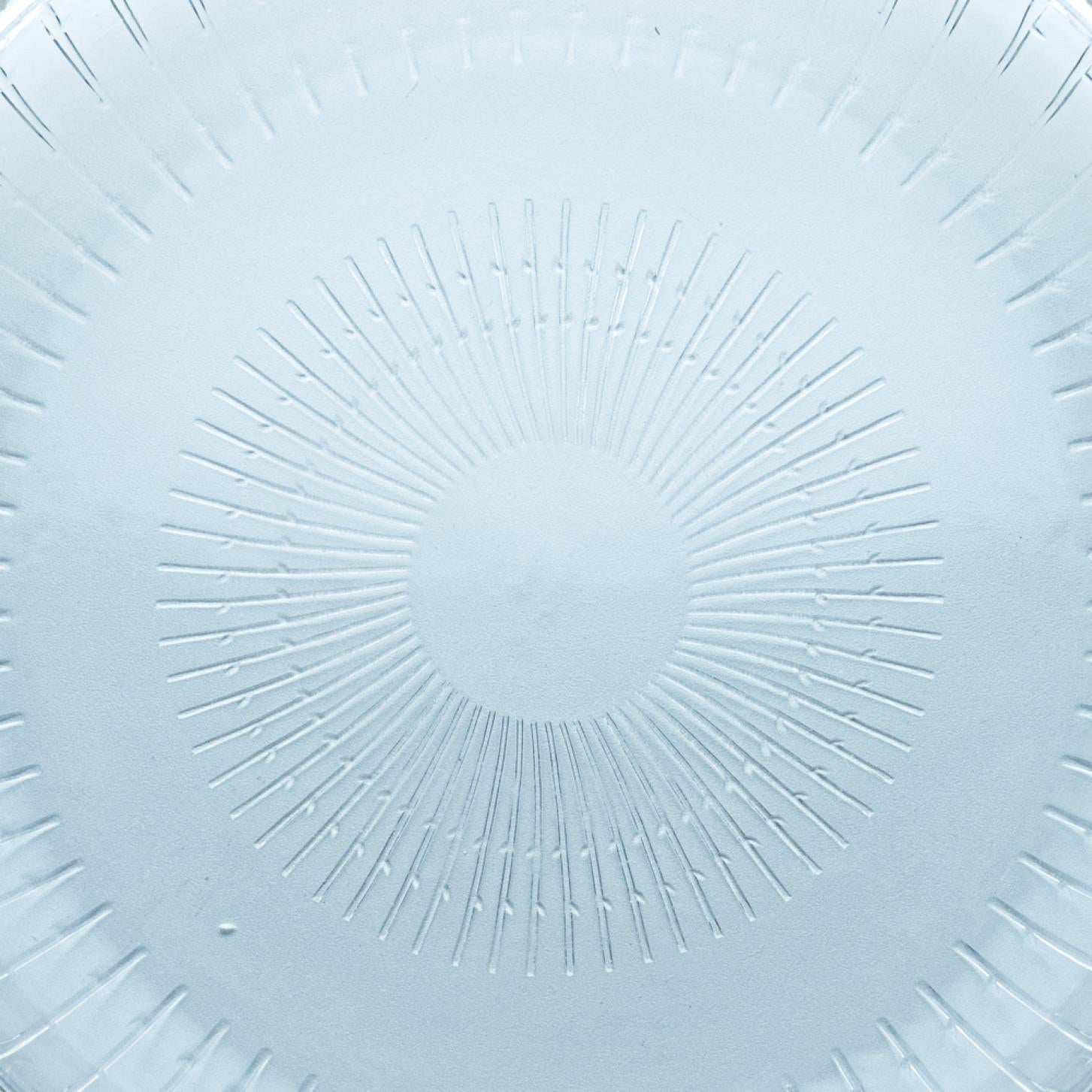 Centro de mesa grande firmado por Lalique, Francia, hacia 1940 Vidrio artístico en venta
