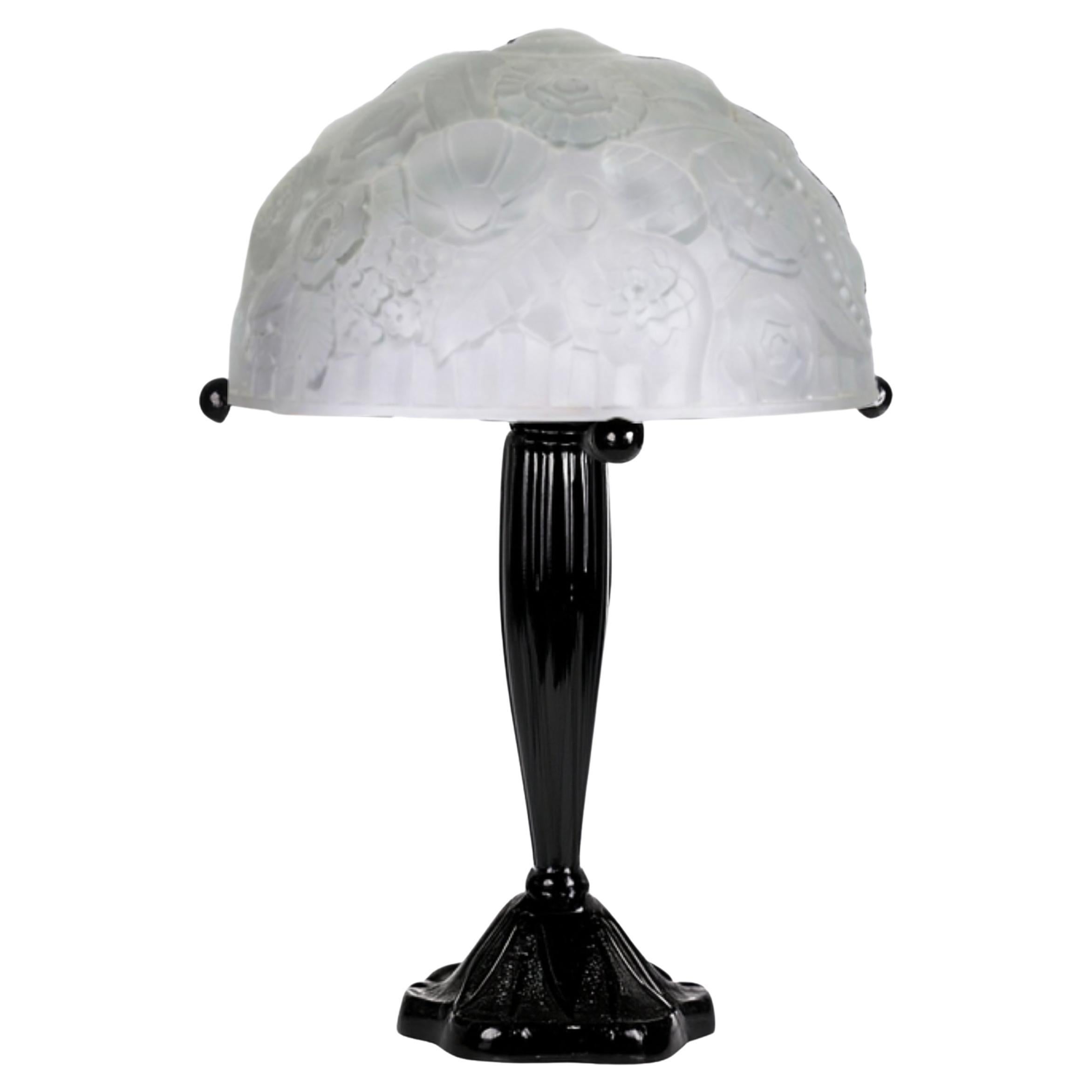 Lámpara de sobremesa de latón lacado negro estilo Art Déco de Lalique, años 20 en venta