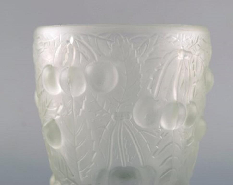 Art Deco Lalique Style Art Glass Vase in Clear Glass with Cherries in Relief, 1930s-1940s
