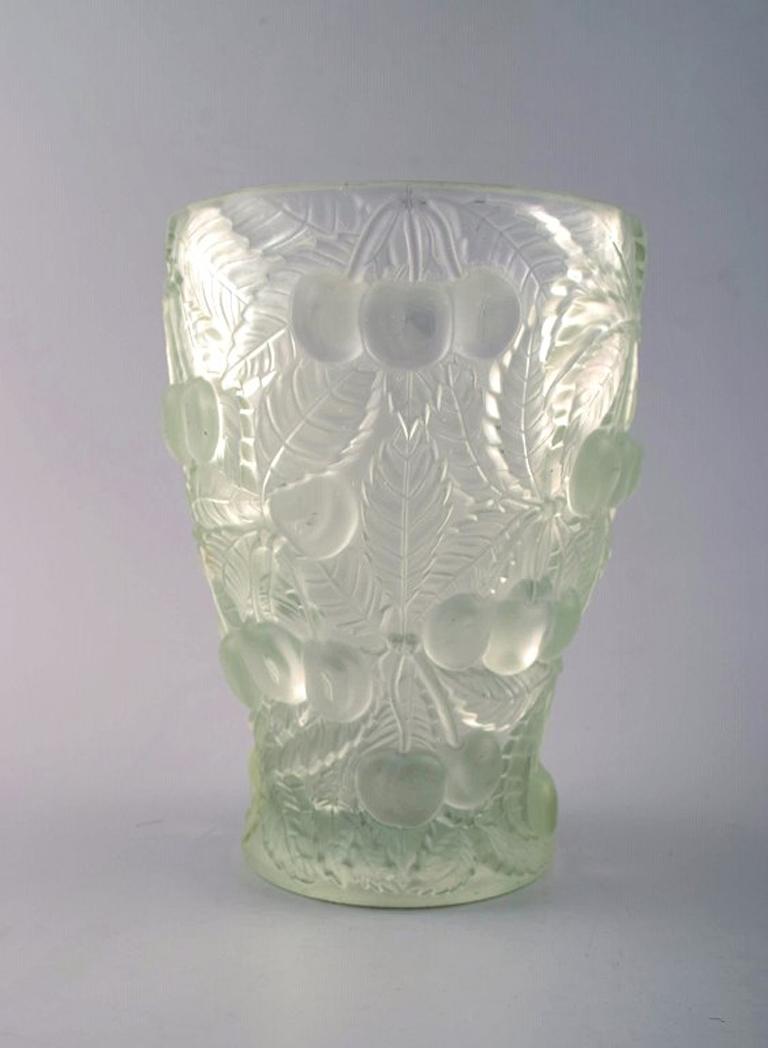 lalique glass style