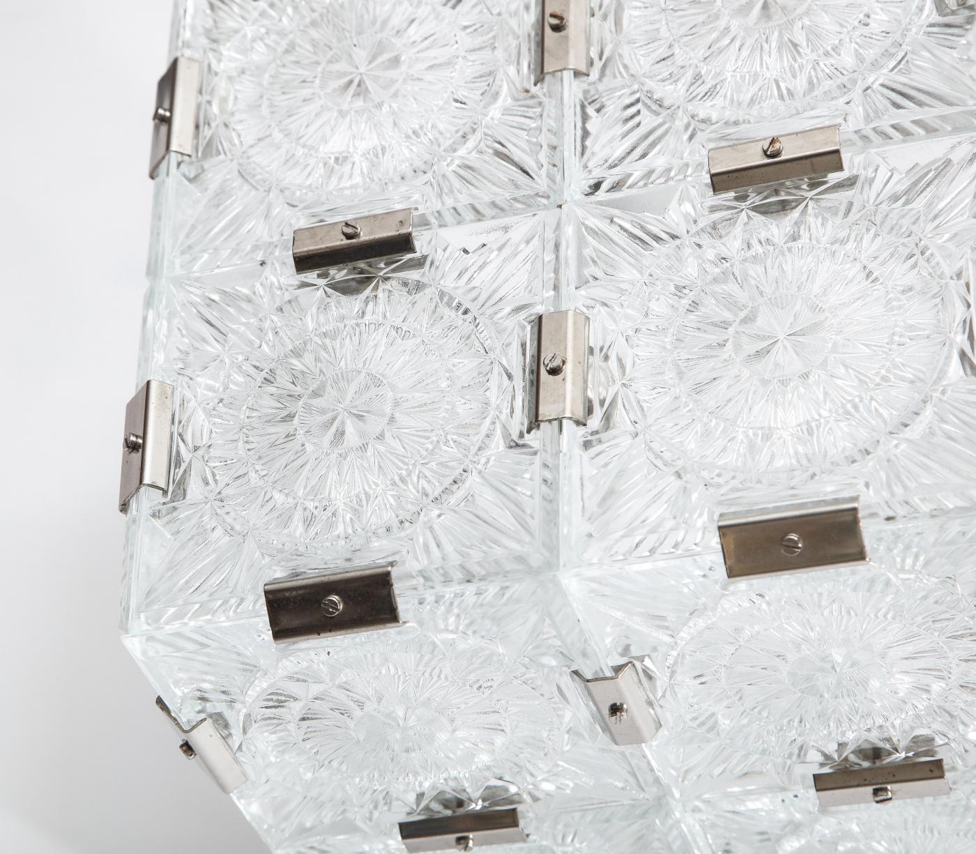 20ième siècle Pendentif Art déco tchèque en cristal style Lalique en vente