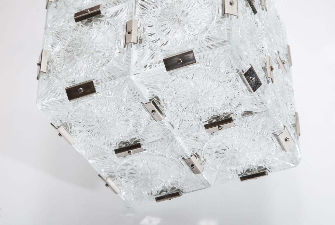 Cristal Pendentif Art déco tchèque en cristal style Lalique en vente