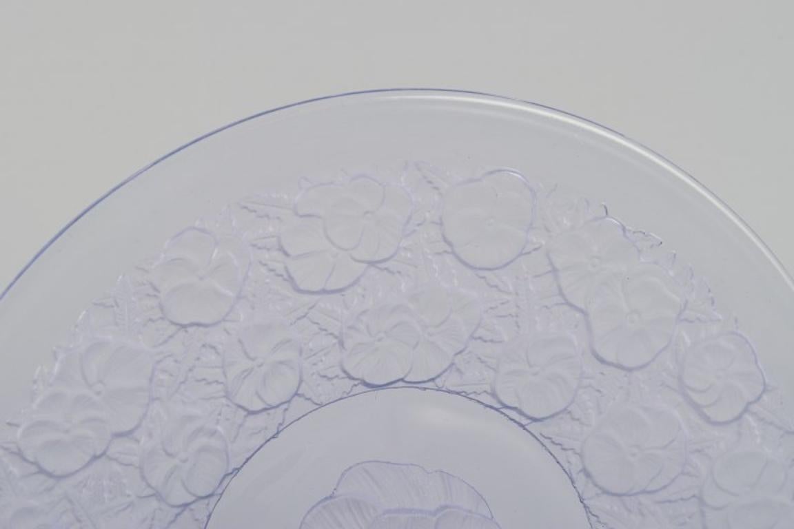 Hand-Painted Lalique-style. Set of ten plates designed with flower motifs in purple glass For Sale