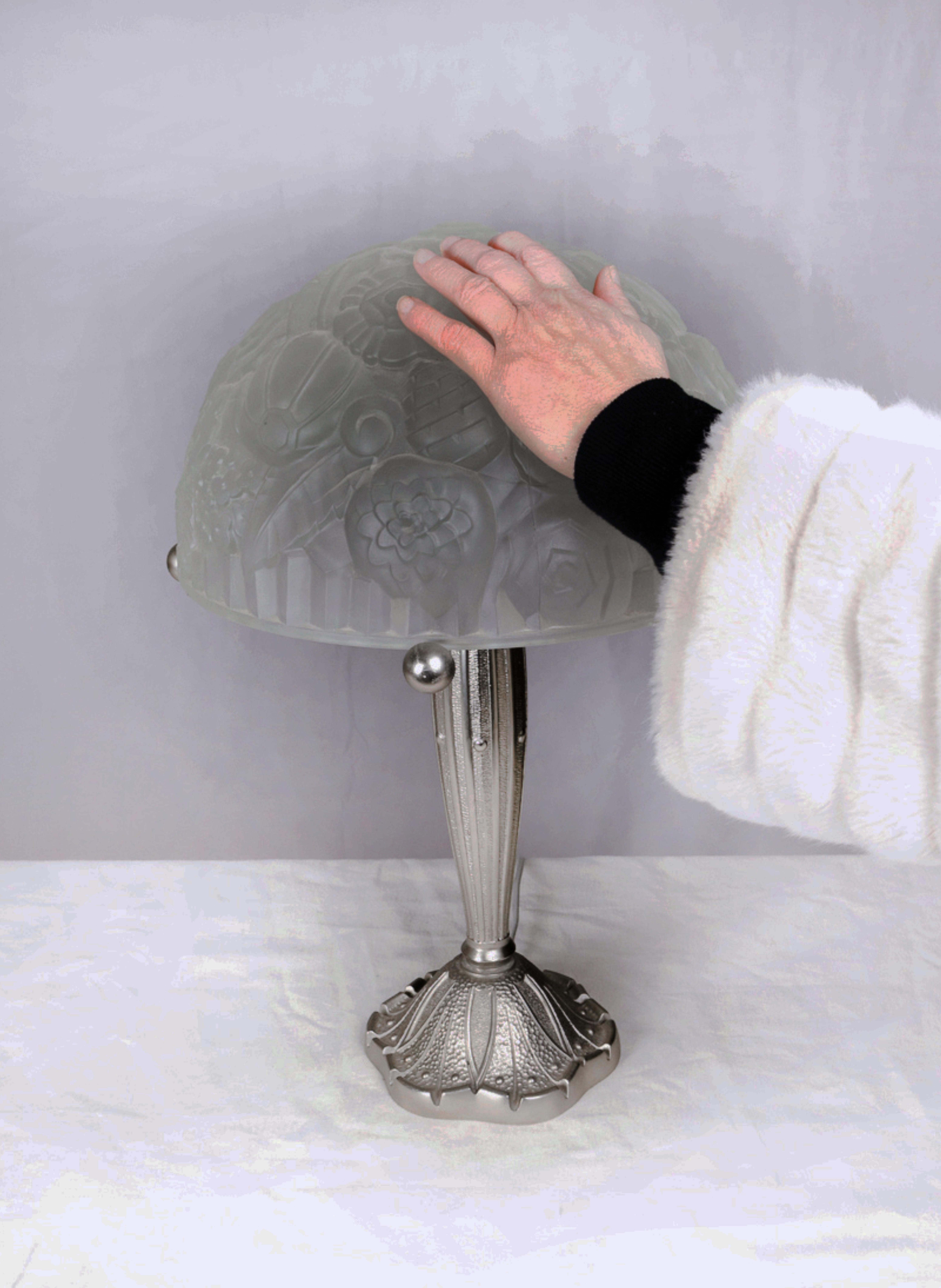 Lalique, Styled Art Deco Nickled Table Lamp, 1920s In Good Condition For Sale In Lisbon, PT