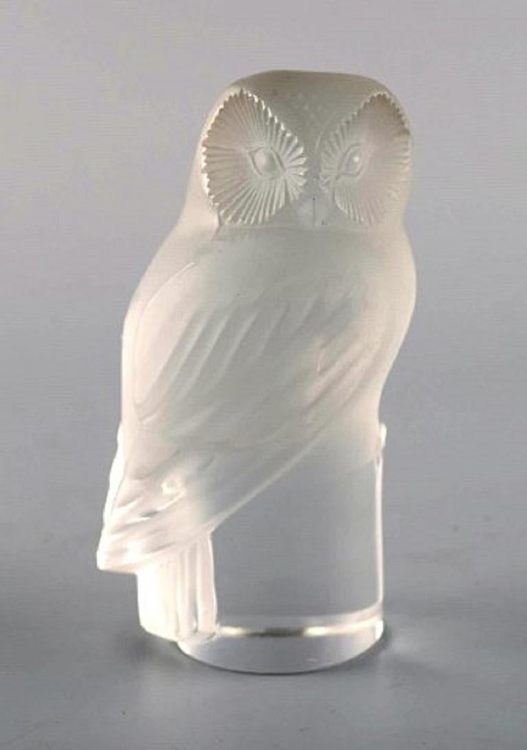 Lalique. Three birds in clear art glass, 1960s.
In excellent condition.
Incised signature.
Largest measures: 9 x 4.5 cm.